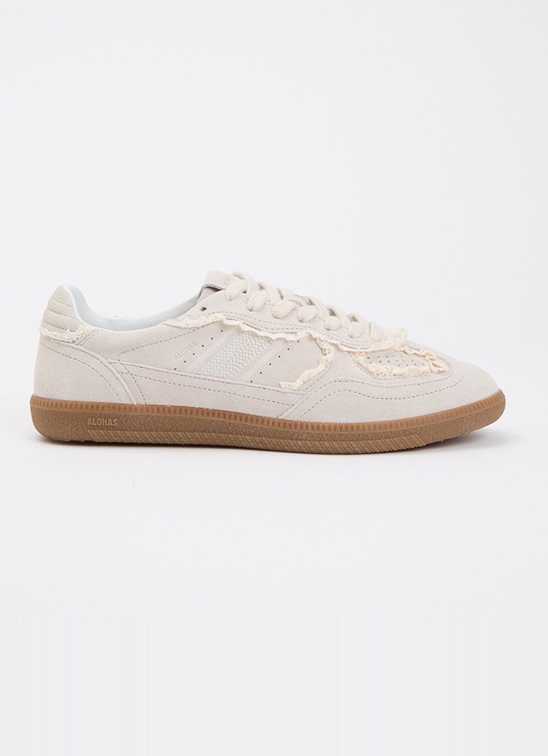 ALOHAS Tb.490 Crochet sneaker van suède met broderie - voorkant creme