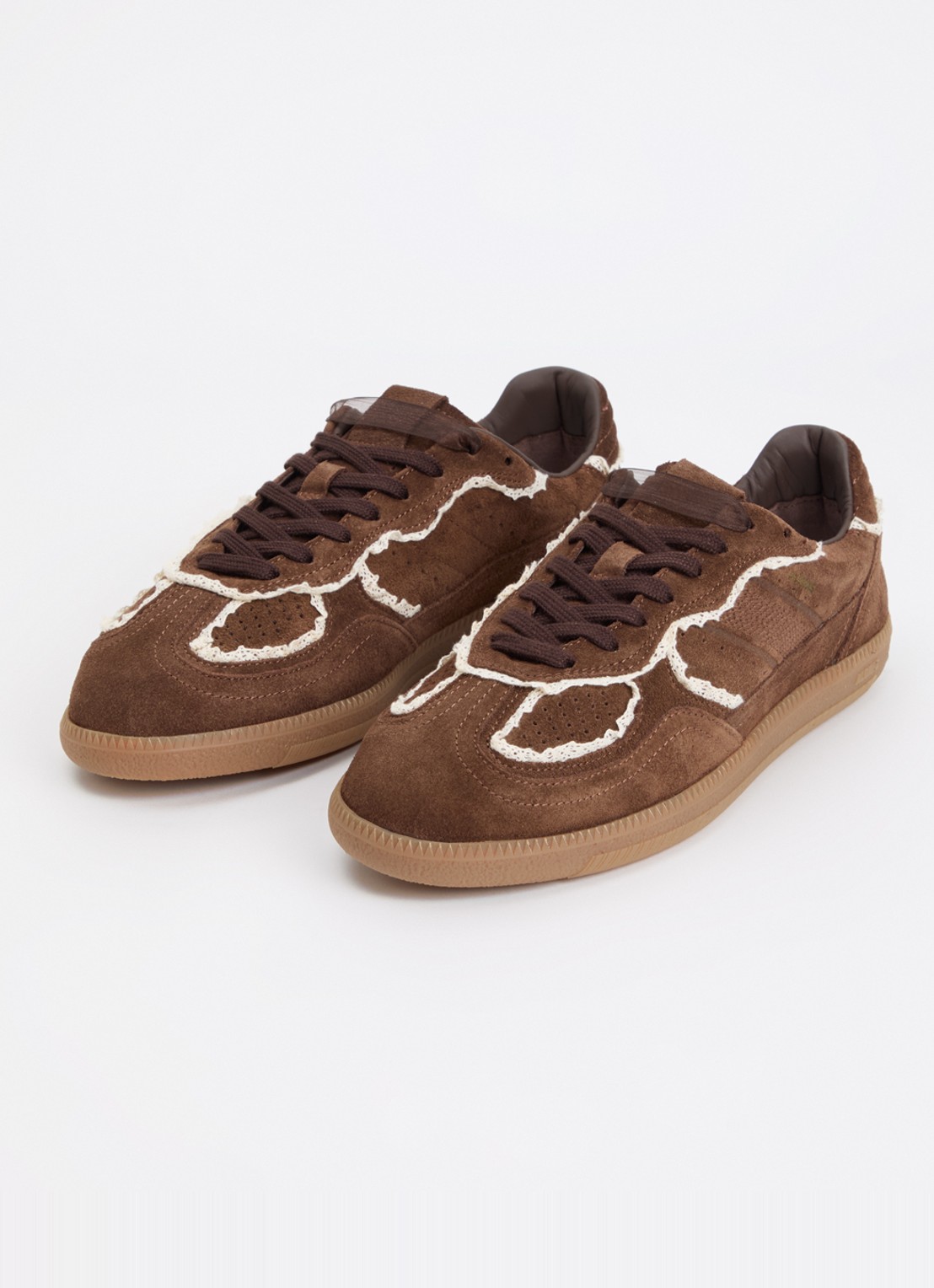 ALOHAS Tb.490 Crochet sneaker van suède met broderie - detail 3 chocoladebruin