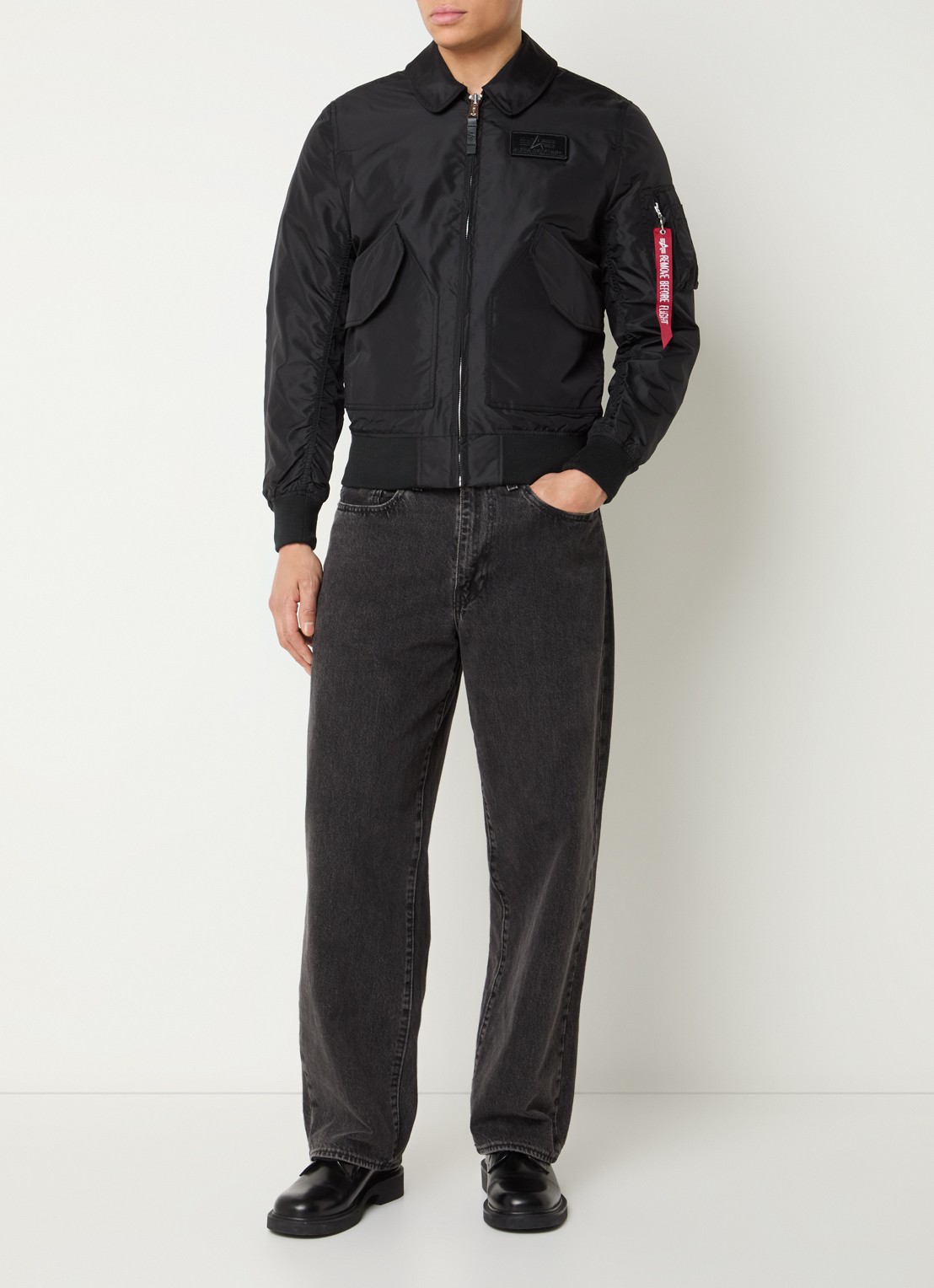 Alpha Industries CWU-36 bomberjack met klepzakken - voorkant 3 zwart