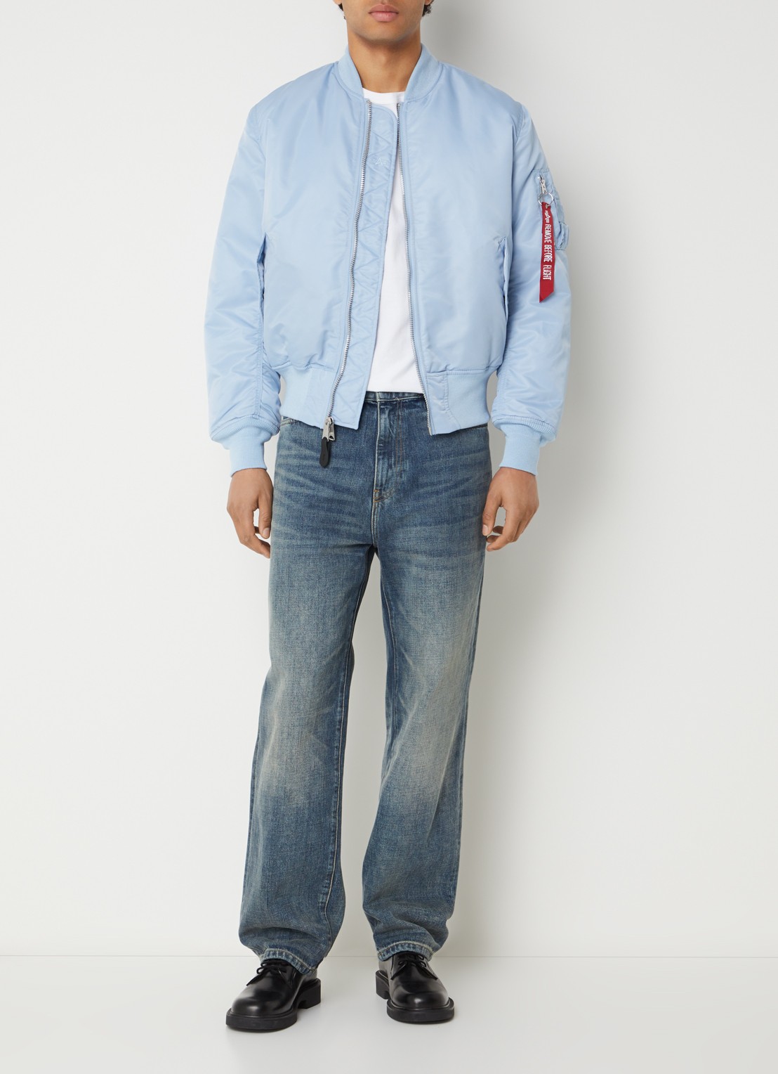 Alpha Industries MA-1 gewatteerd bomberjack met klepzakken - voorkant 4 lichtblauw