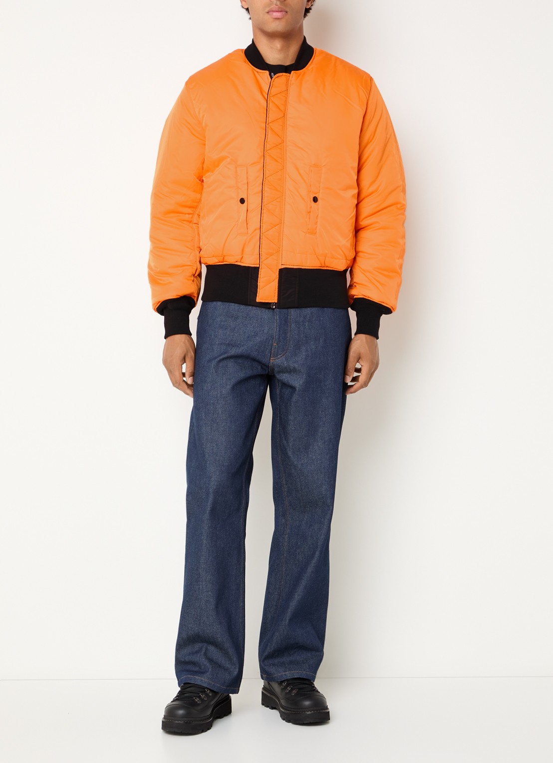 Alpha Studio MA-1 Heritage reversible gewatteerd bomberjack met klepzakken - voorkant 3 zwart
