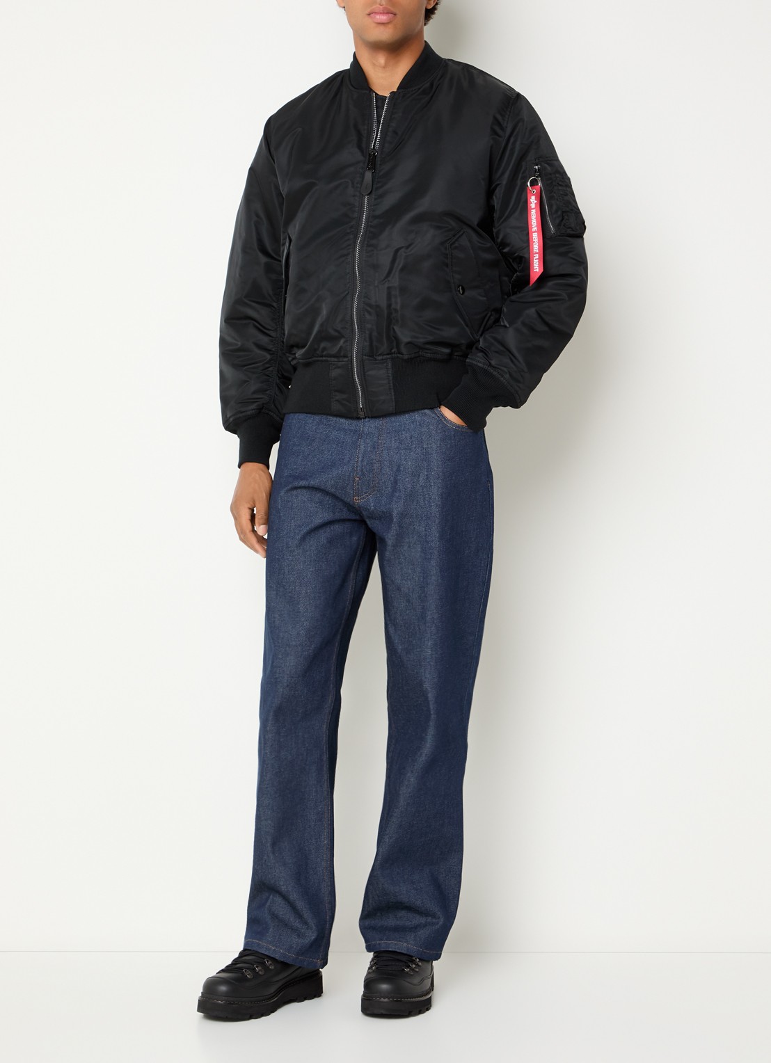 Alpha Studio MA-1 Heritage reversible gewatteerd bomberjack met klepzakken - voorkant 4 zwart