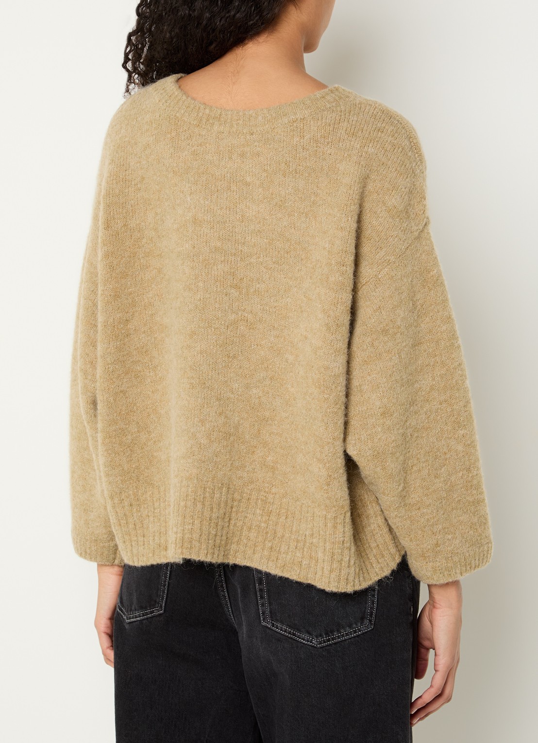 American Vintage East fijngebreide trui in alpaca wolblend - achterkant beige