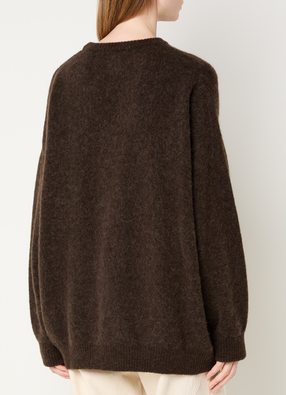 American Vintage Fijngebreide trui in alpaca wolblend met ronde hals - achterkant 2 donkerbruin