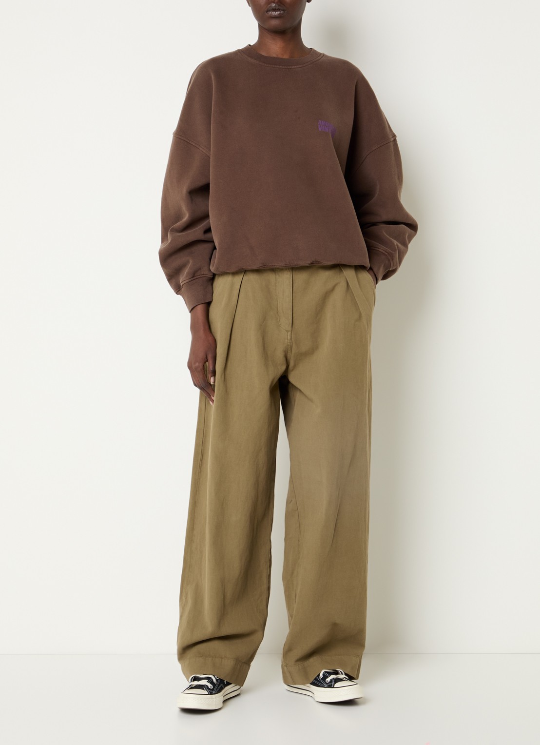 American Vintage Plizzy sweater met logo - voorkant 2 bruin
