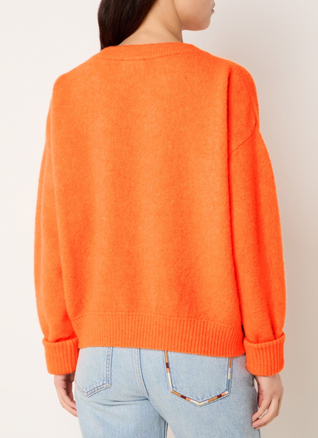 American Vintage Vitow grofgebreide trui in alpaca wolblend - achterkant orange