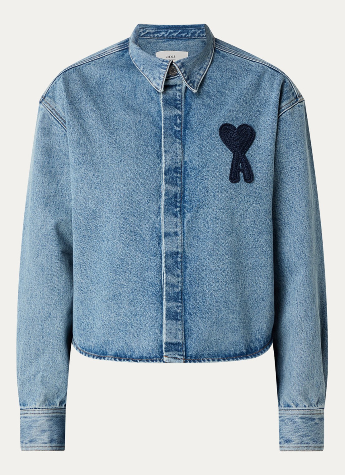 AMI Paris Cropped blouse van denim met logoborduring  - voorkant indigo