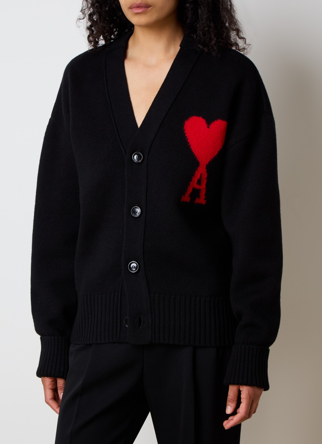 AMI Paris Fijngebreid vest van wol met ingebreid logo - detail 4 zwart