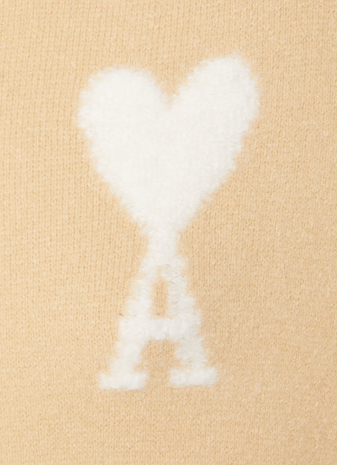 AMI Paris Fijngebreide coltrui in alpaca wolblend met ingebreid logo - detail 3 beige