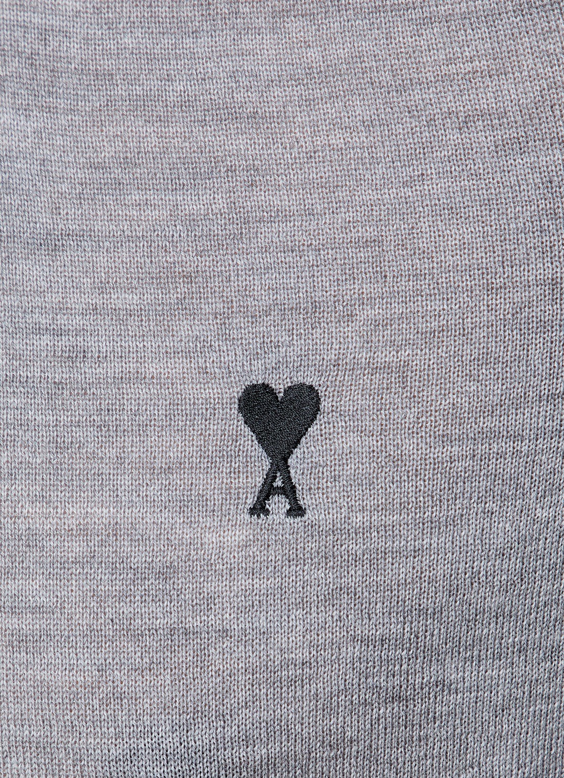 AMI Paris Fijngebreide pullover van merino wol met logoborduring - detail 5 grijsmele