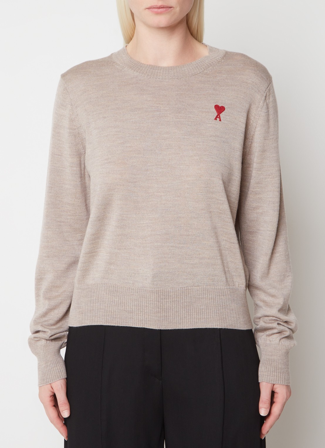 AMI Paris Fijngebreide pullover van wol met logo - detail 4 donkerbeige