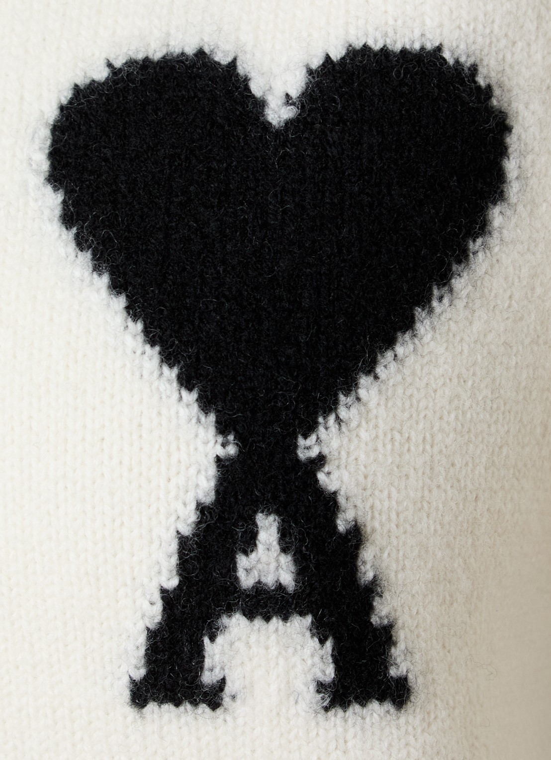 AMI Paris Fijngebreide spencer van wol met logo - detail 2 creme