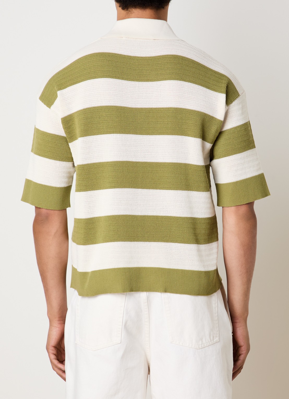 AMI Paris Grofgebreide polo met streepprint en logo - achterkant 2 mosgroen