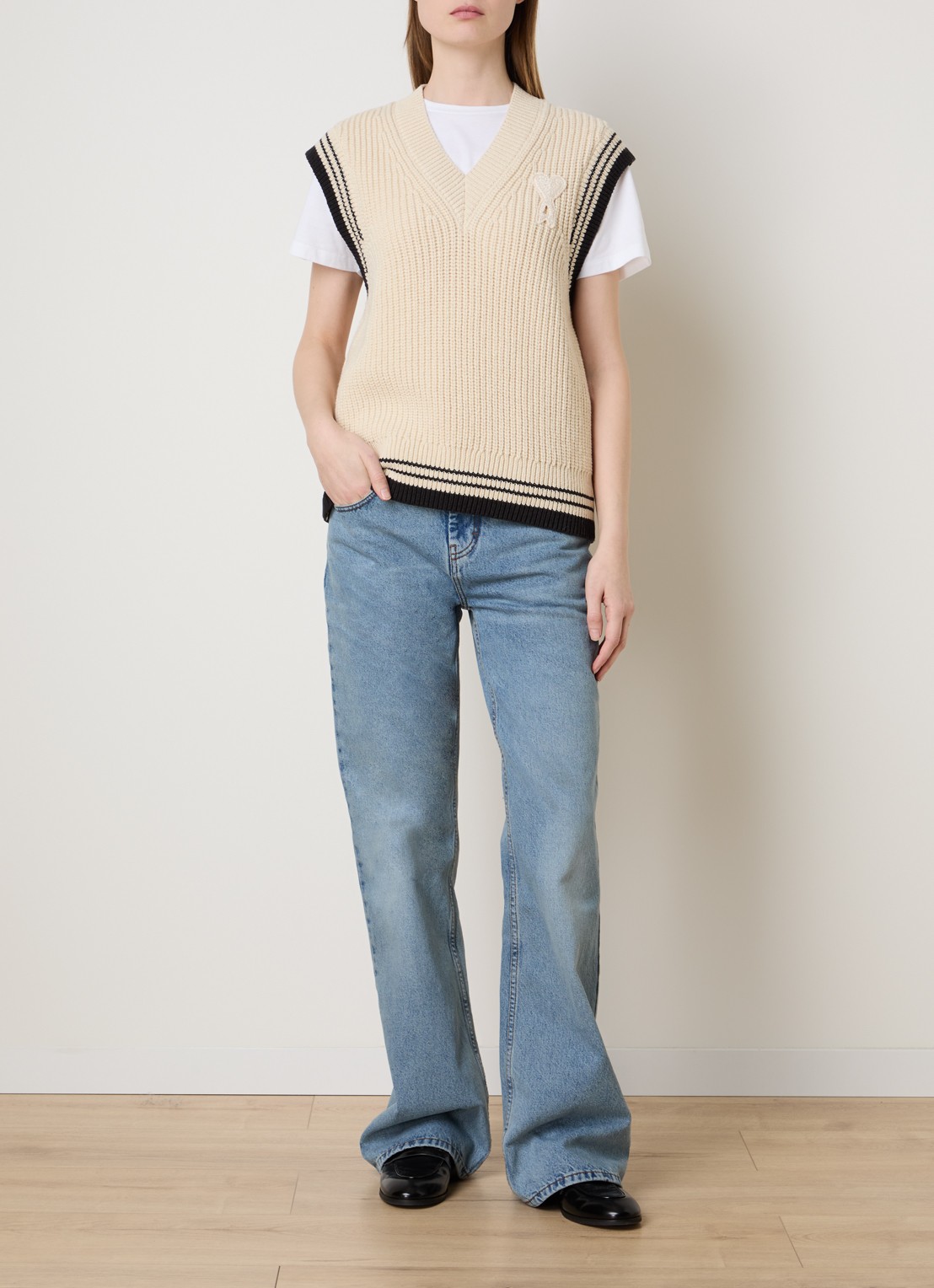 AMI Paris Grofgebreide spencer in wolblend met logo - voorkant 4 beige