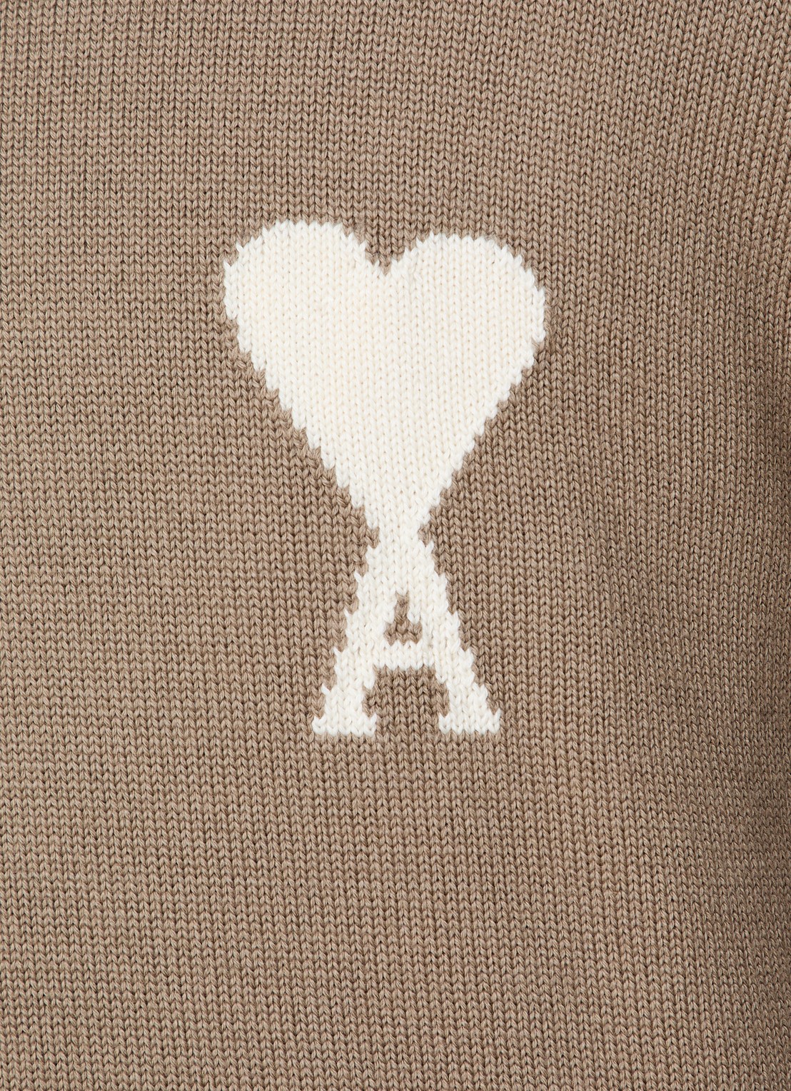 AMI Paris Grofgebreide trui in wolblend met logoborduring - detail 5 zand