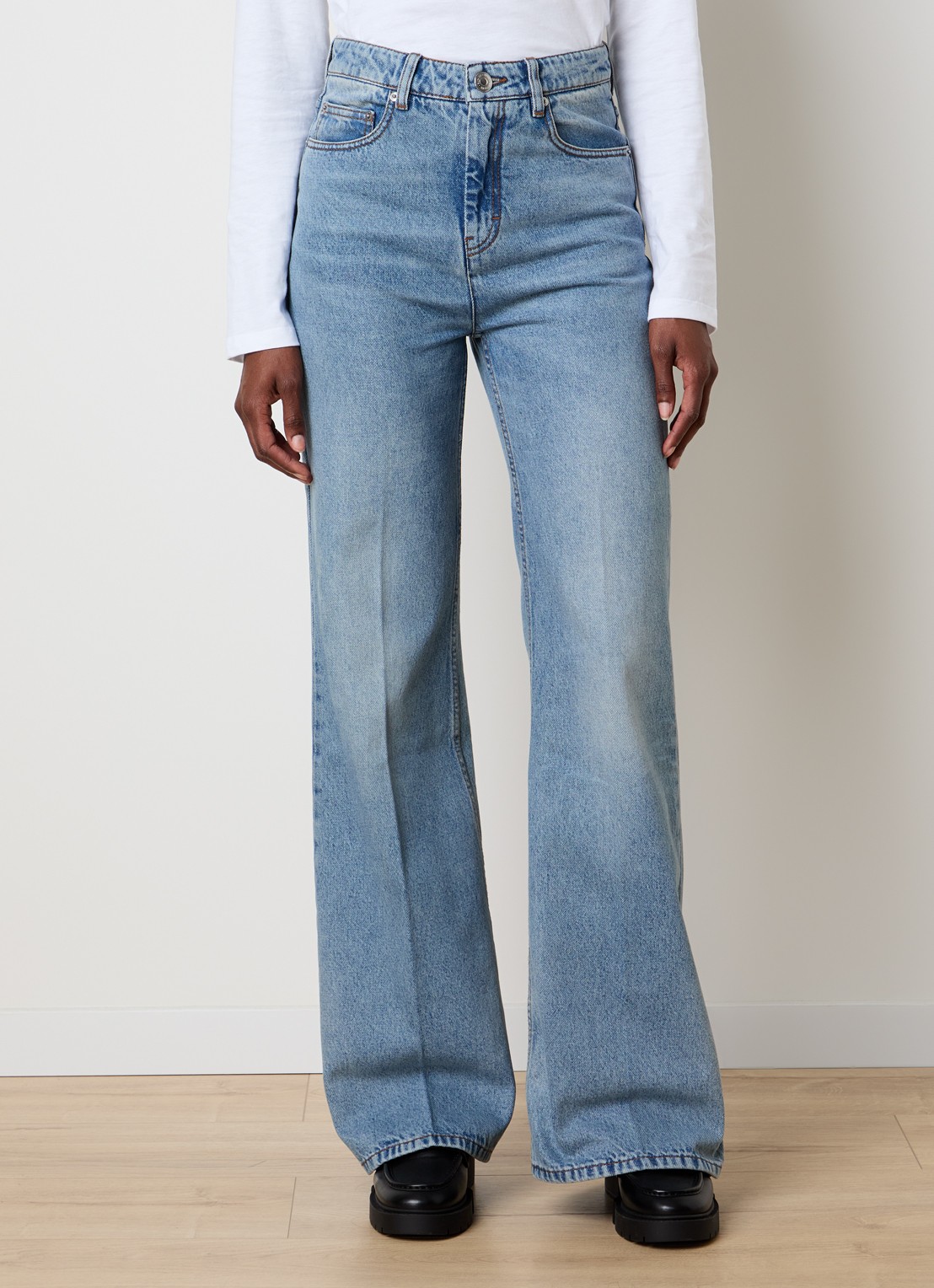 AMI Paris High waist flared jeans met lichte wassing - detail 2 indigo