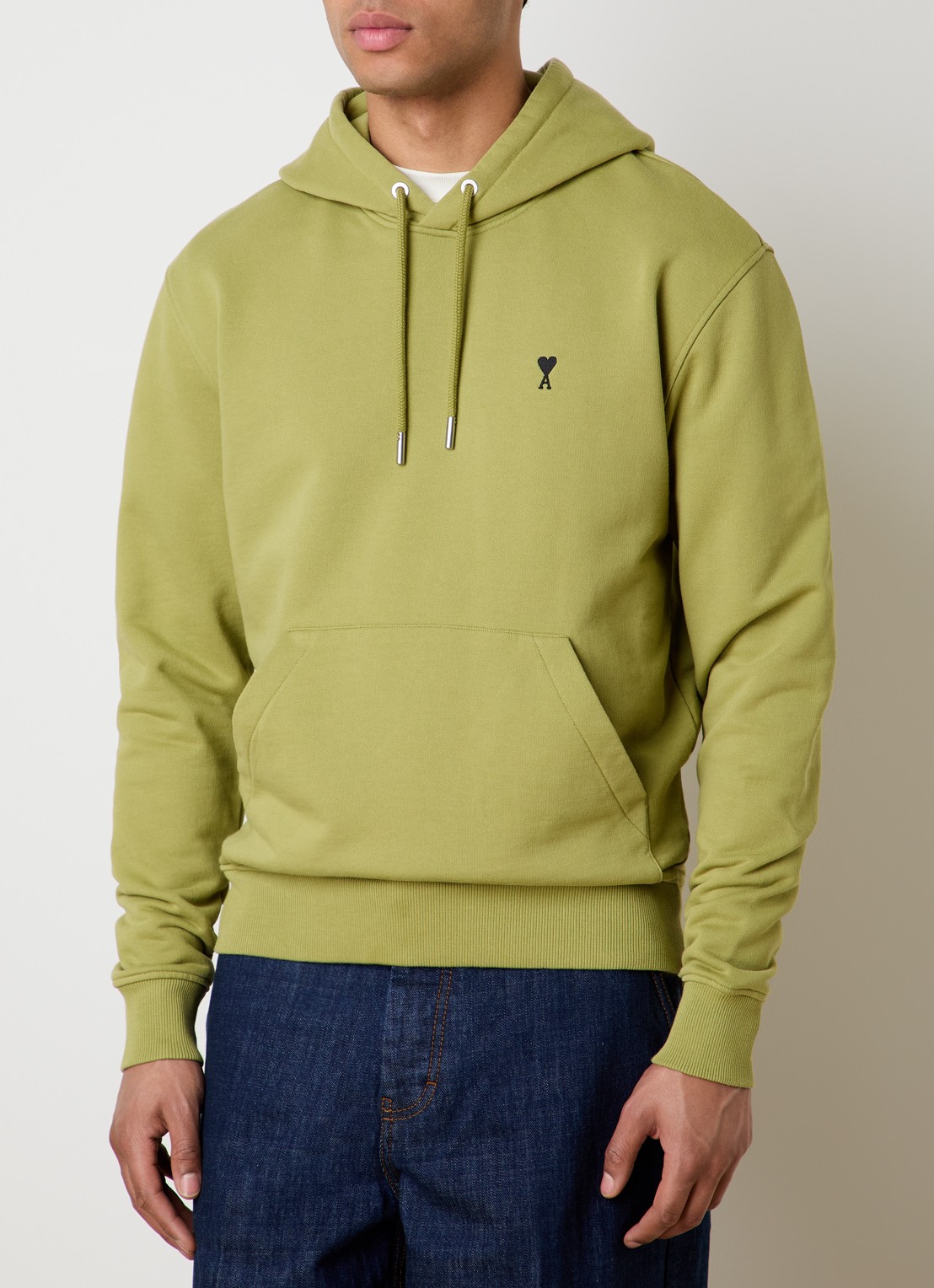 AMI Paris Hoodie met logoborduring - detail 3 mosgroen