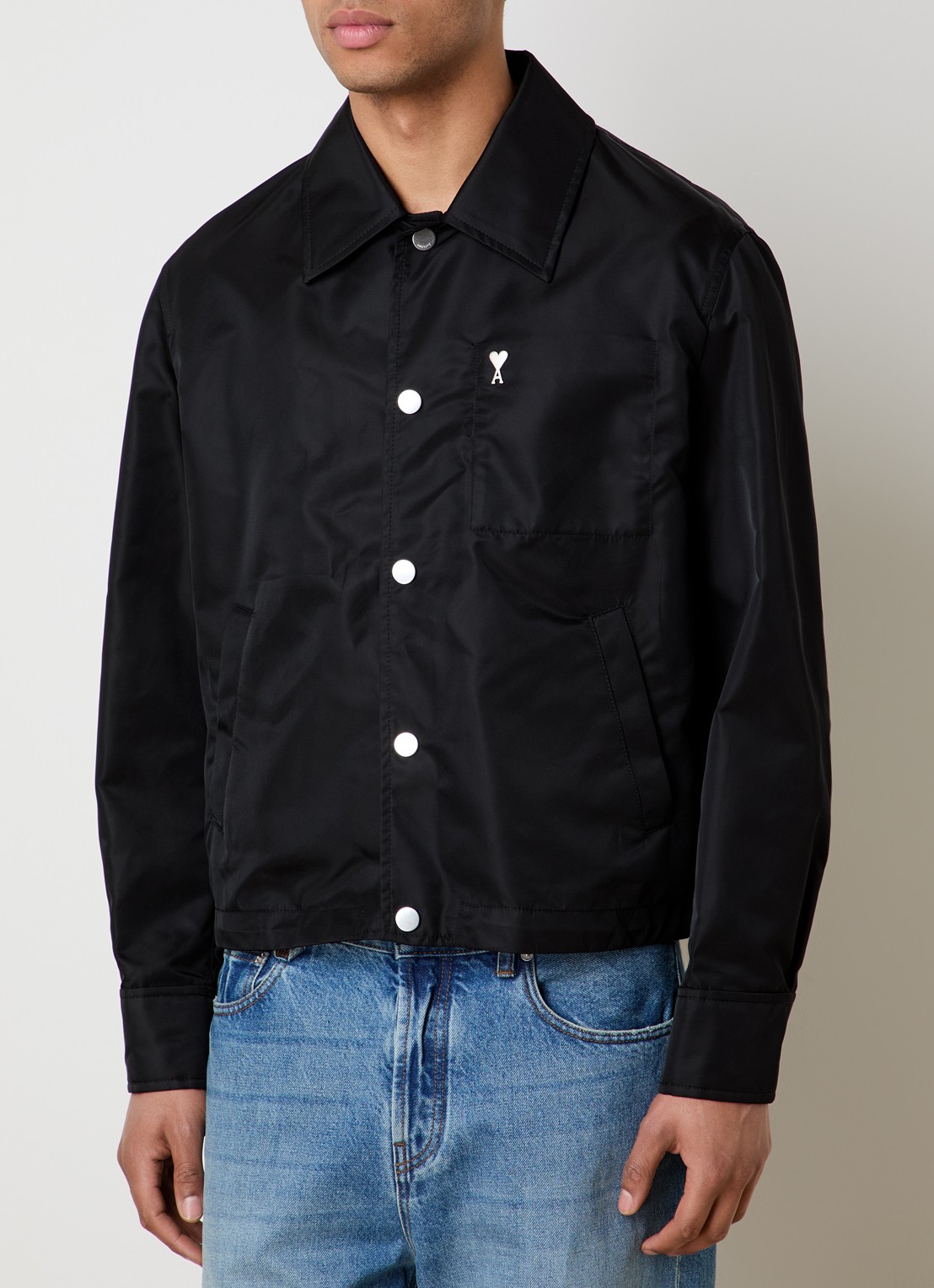 AMI Paris Jack met logo en steekzakken - detail zwart