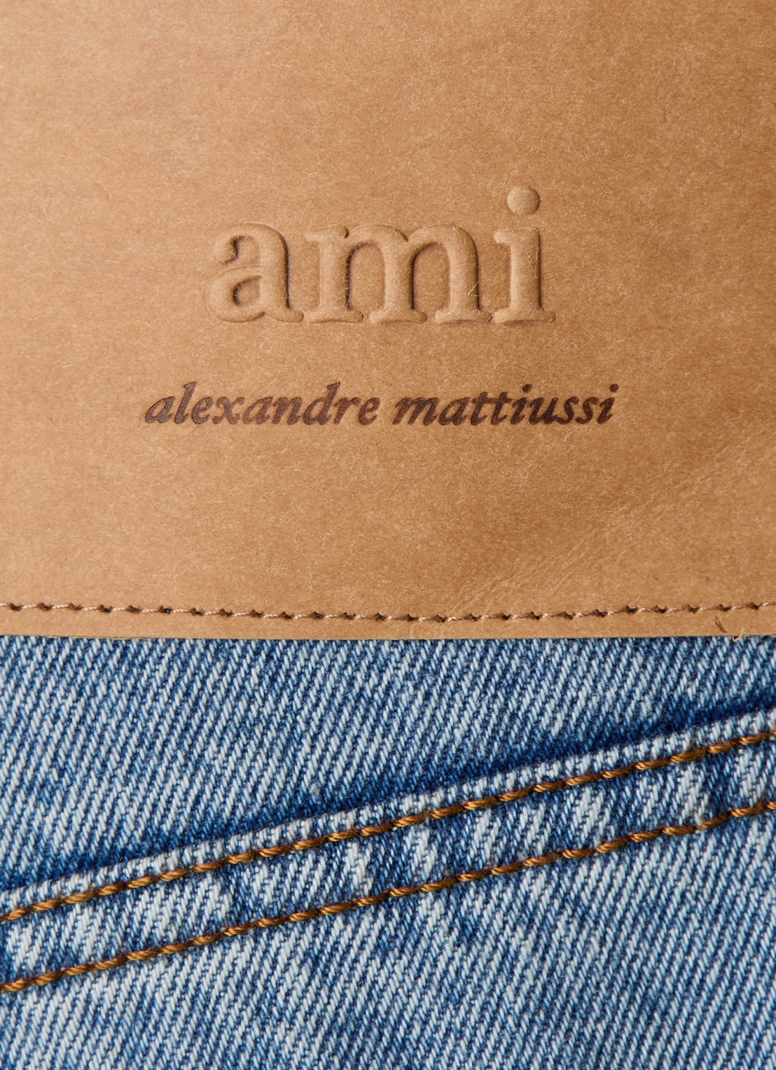 AMI Paris Loose fit jeans met medium wassing - detail 6 indigo