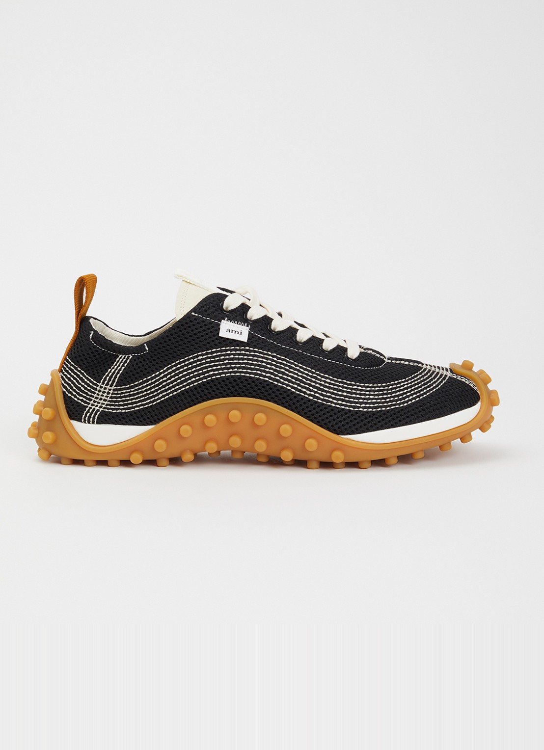 AMI Paris Mirage sneaker met schapenleren details - voorkant zwart