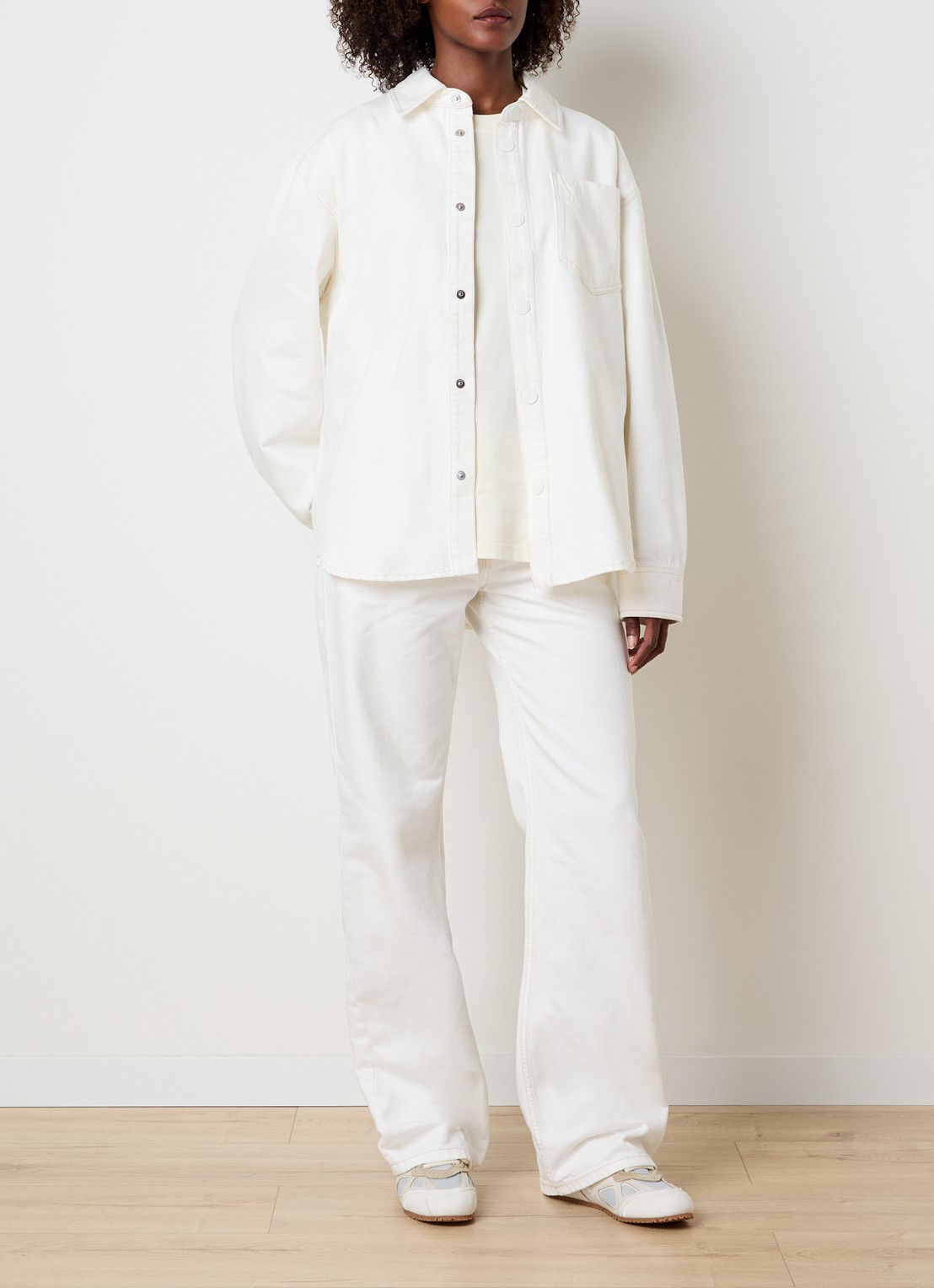 AMI Paris Overshirt met borstzak - voorkant 2 gebroken wit