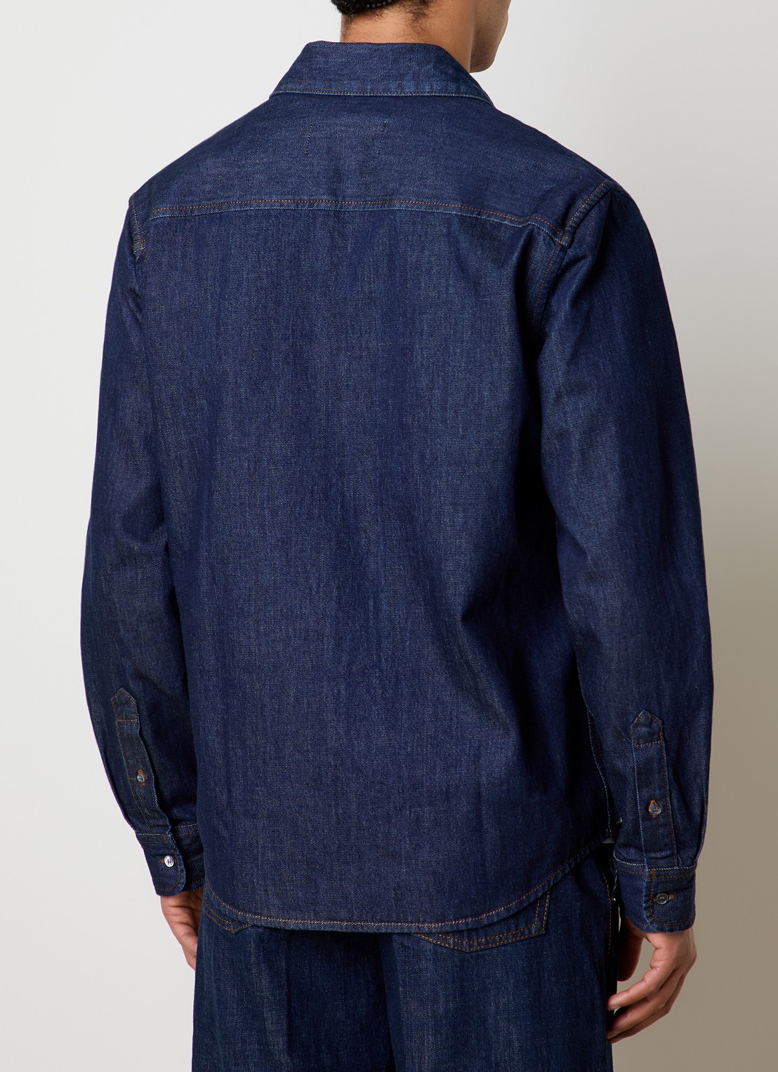 AMI Paris Regular fit overhemd van denim met logo - achterkant 5 indigo