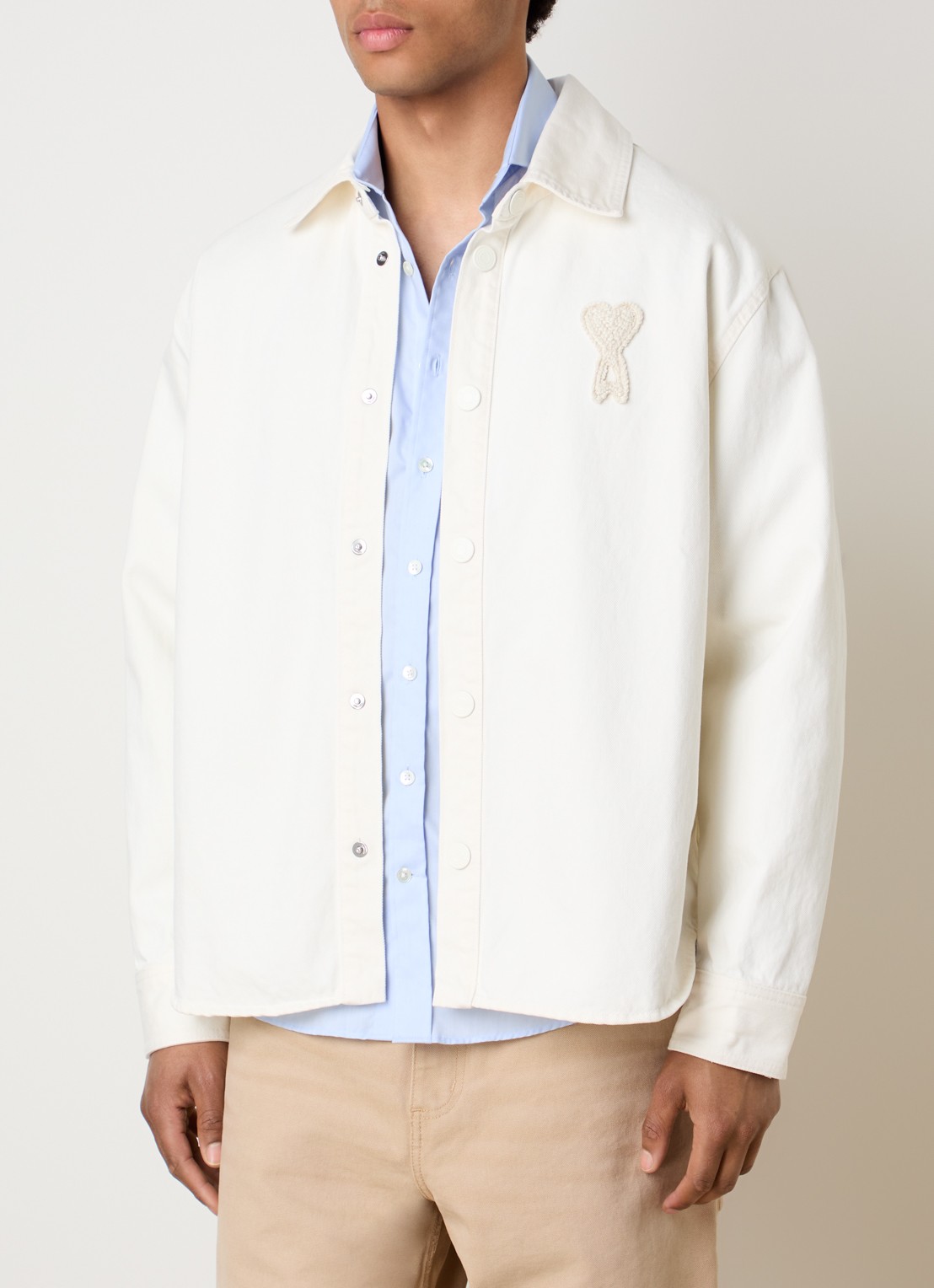AMI Paris Regular fit overshirt met logo - detail gebroken wit