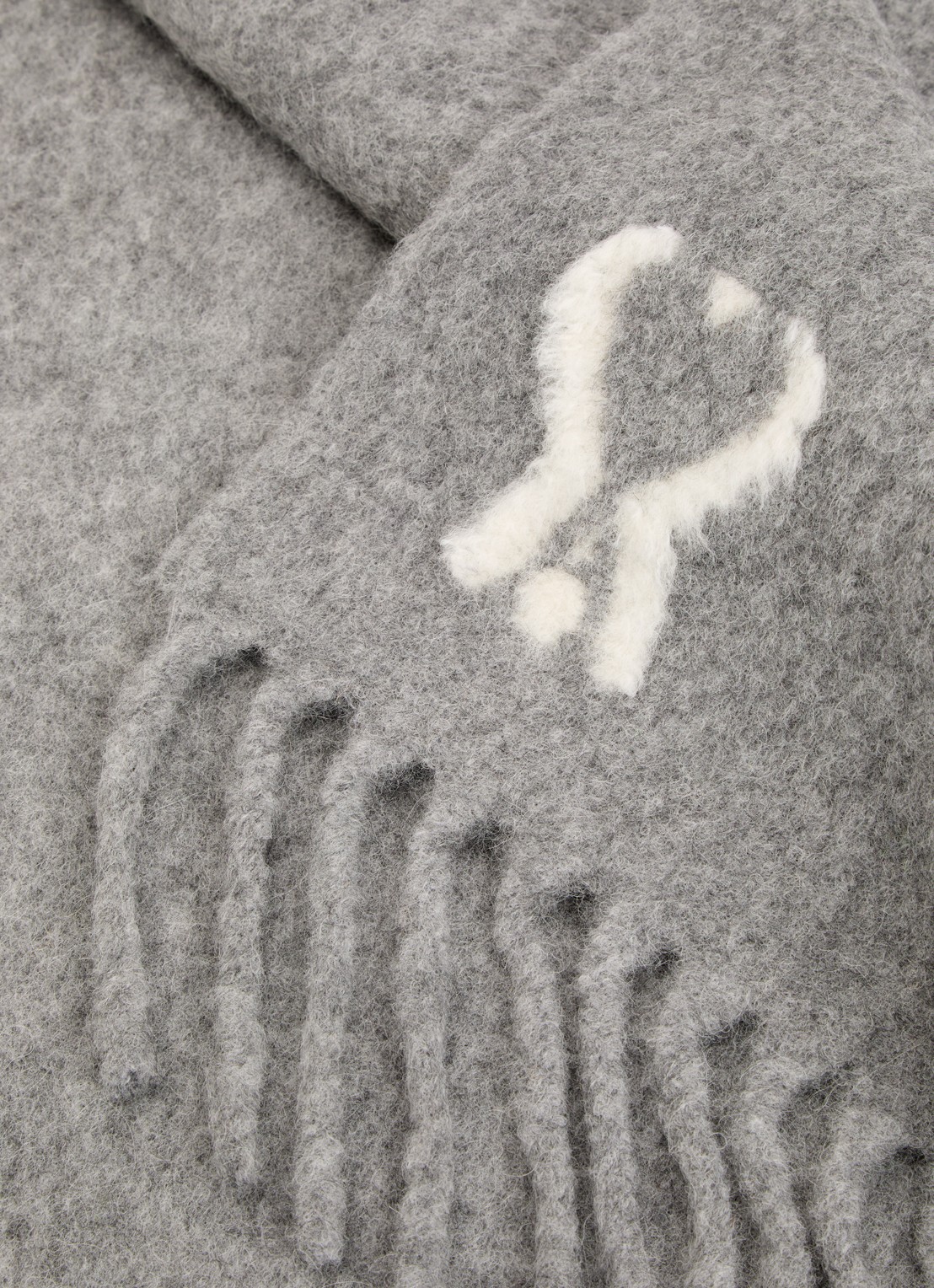AMI Paris Sjaal in alpaca wolblend 260 x 35 cm - detail 2 grijs