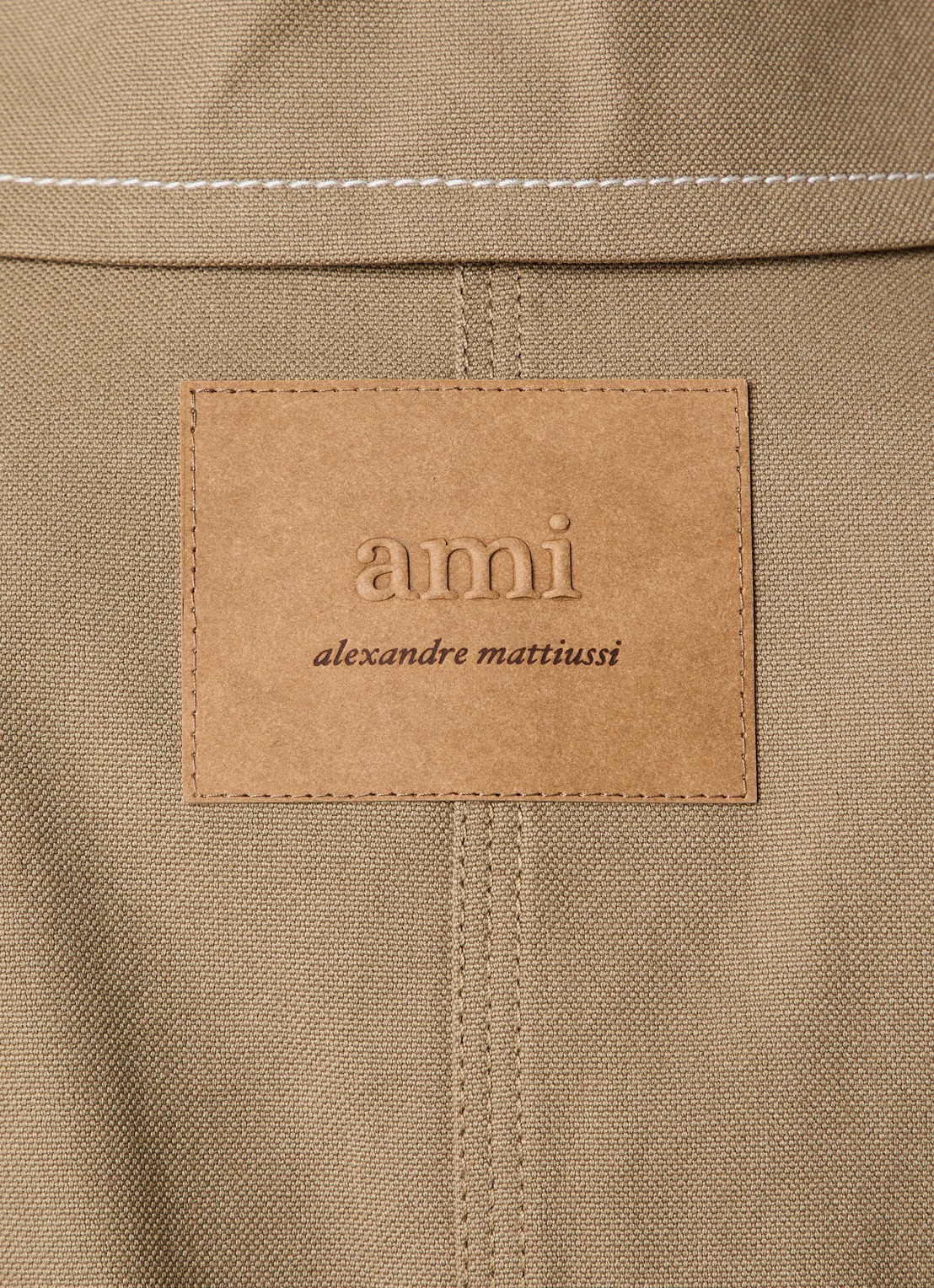 AMI Paris Spijkerjas met opgestikte zakken - detail 4 beige