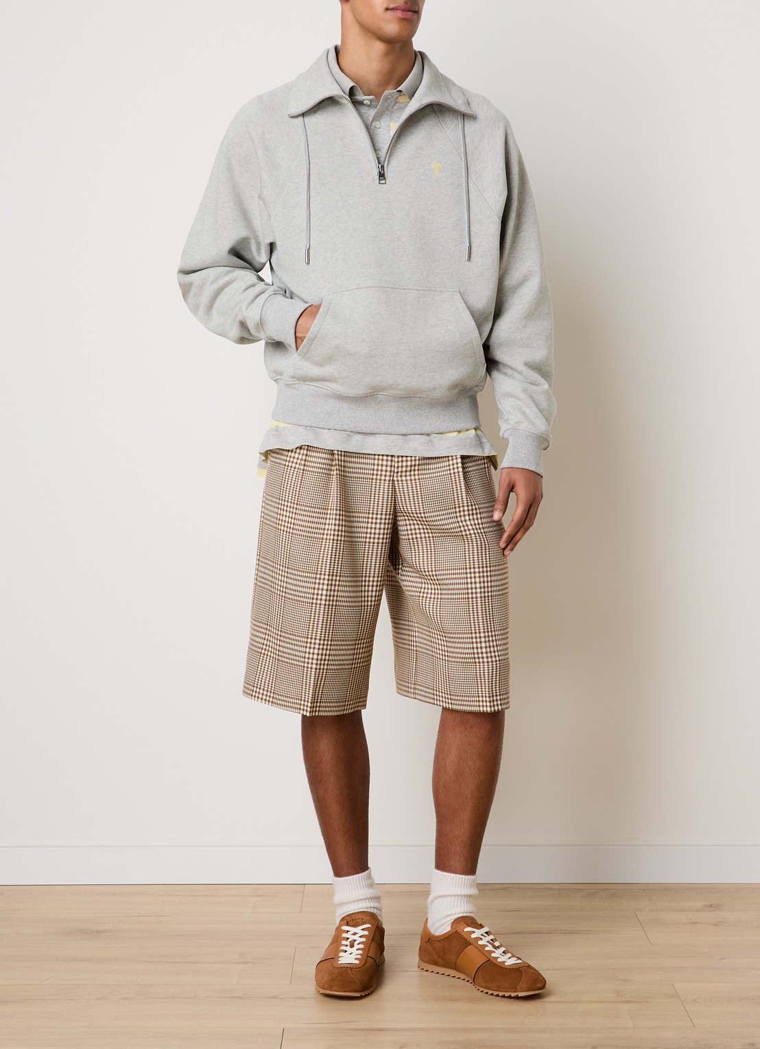AMI Paris Sweater met halve rits en logoborduring - voorkant 5 grijsmele