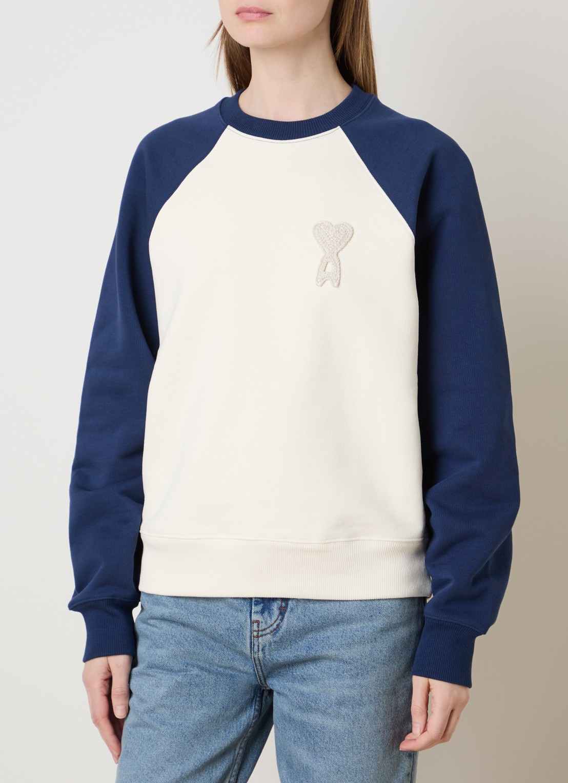 AMI Paris Sweater met logoborduring - detail 4 donkerblauw