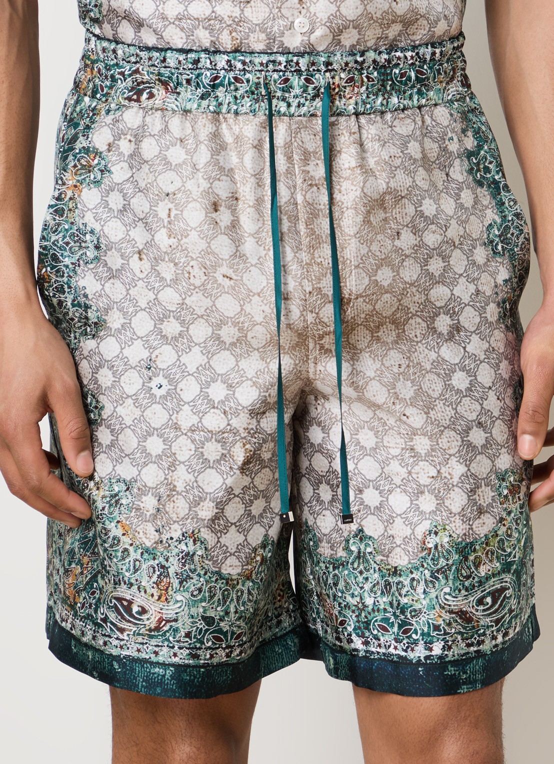 AMIRI Straight fit korte broek van zijde met print - detail 4 groen