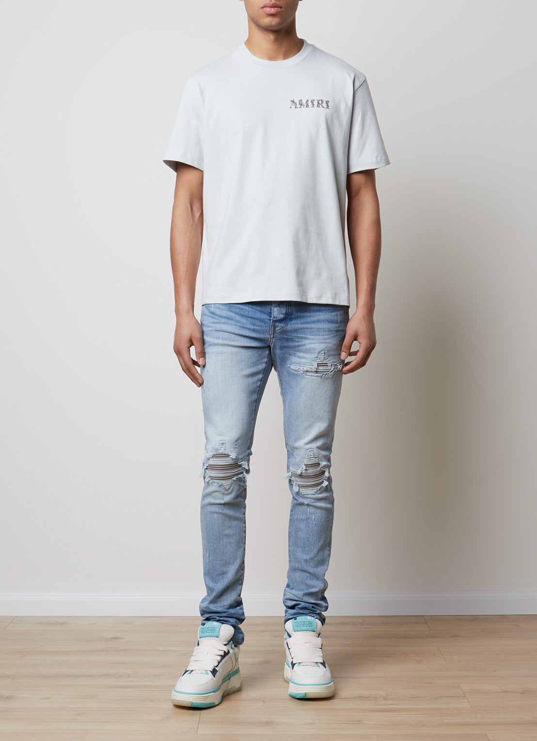 AMIRI T-shirt met logo- en backprint - voorkant 3 lichtgrijs
