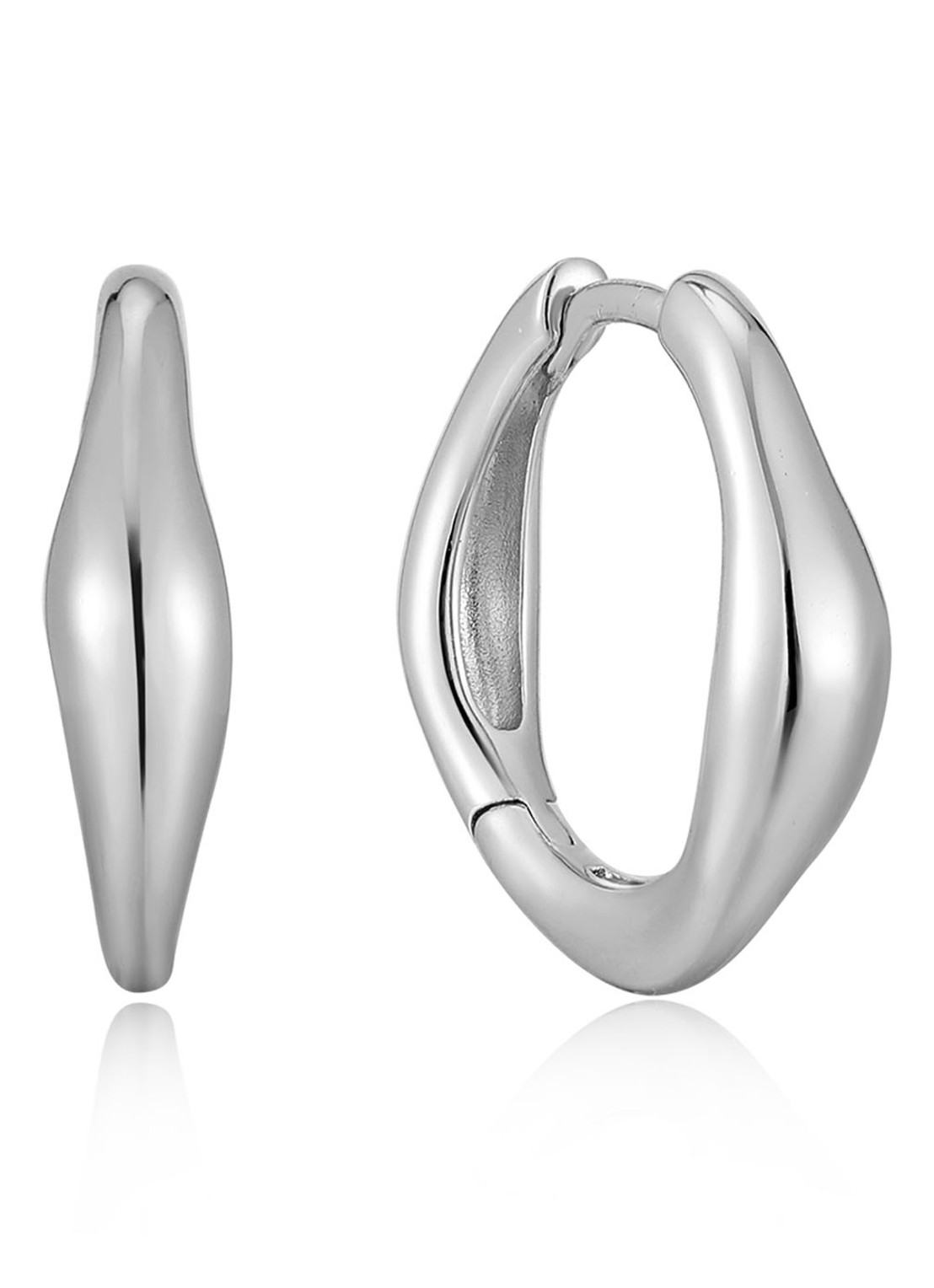 Ania Haie Wave Huggie oorringen van zilver  - voorkant zilver