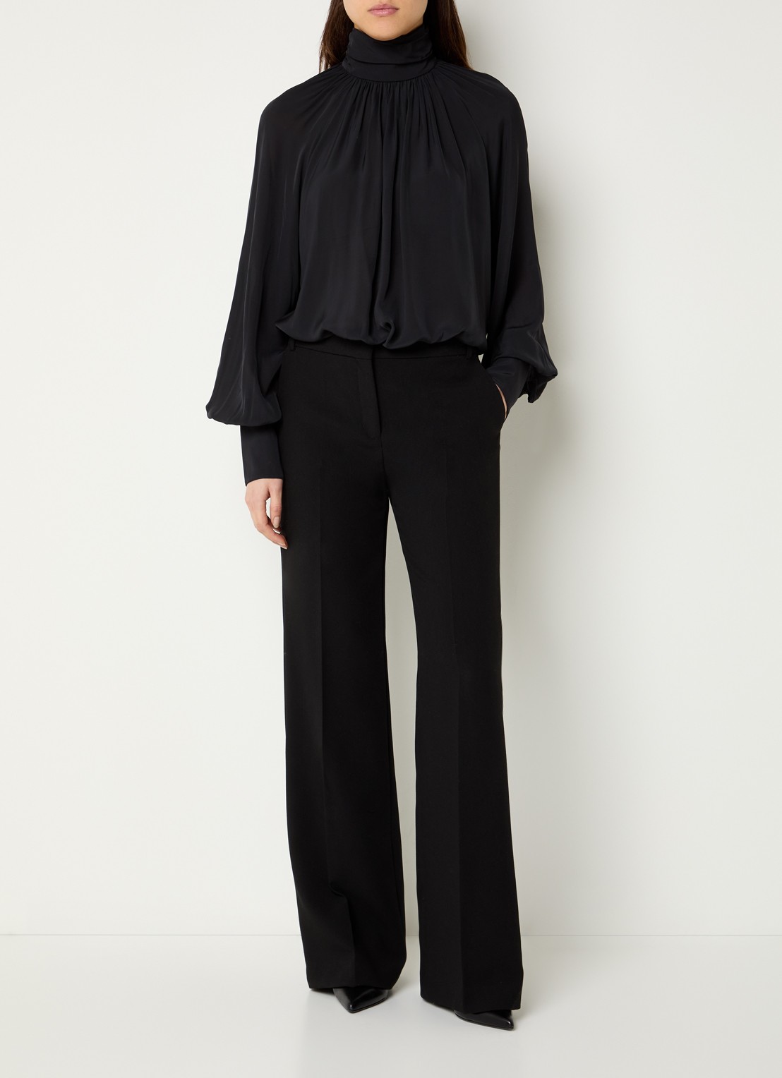 Anine Bing Anne blouse met opstaande kraag en ballonmouwen - voorkant 4 zwart