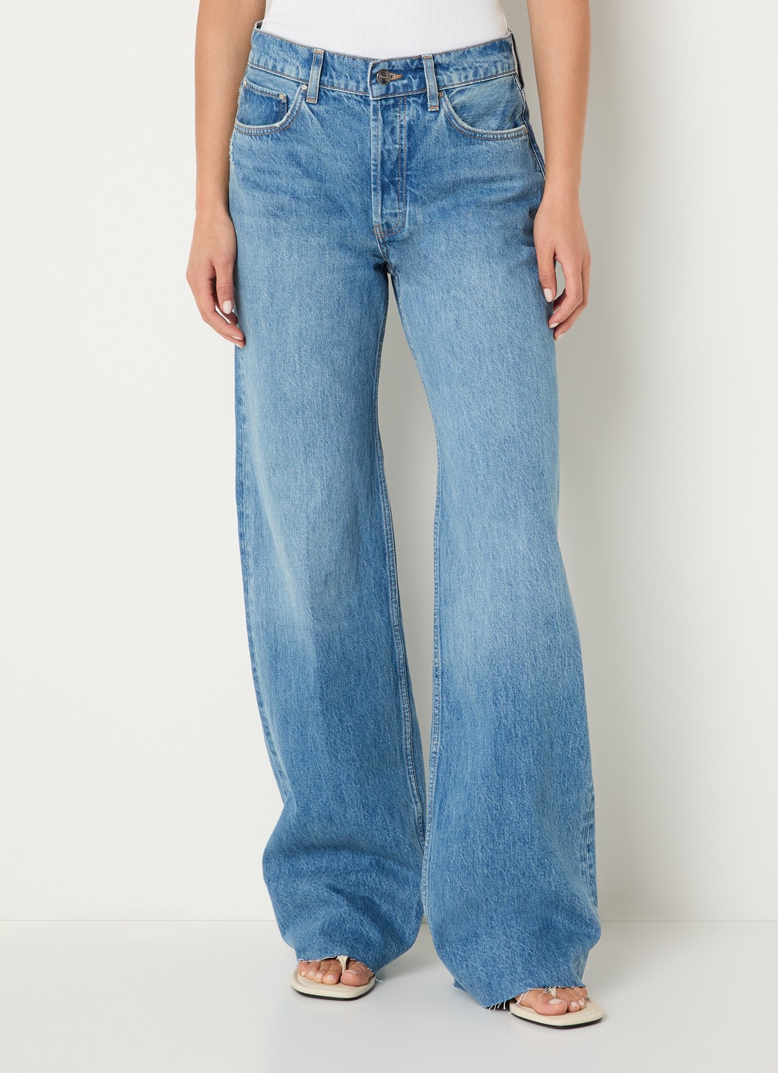 Anine Bing Hugh high waist straight leg jeans met medium wassing en steekzakken  - detail indigo