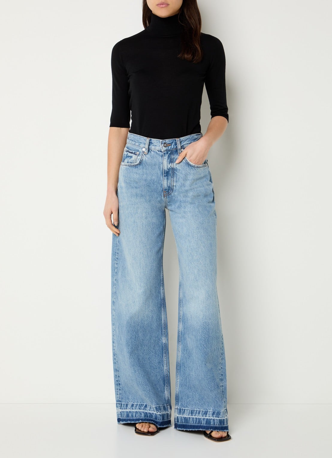 Anine Bing Lewis high waist flared fit jeans met medium wassing - voorkant 2 blauw