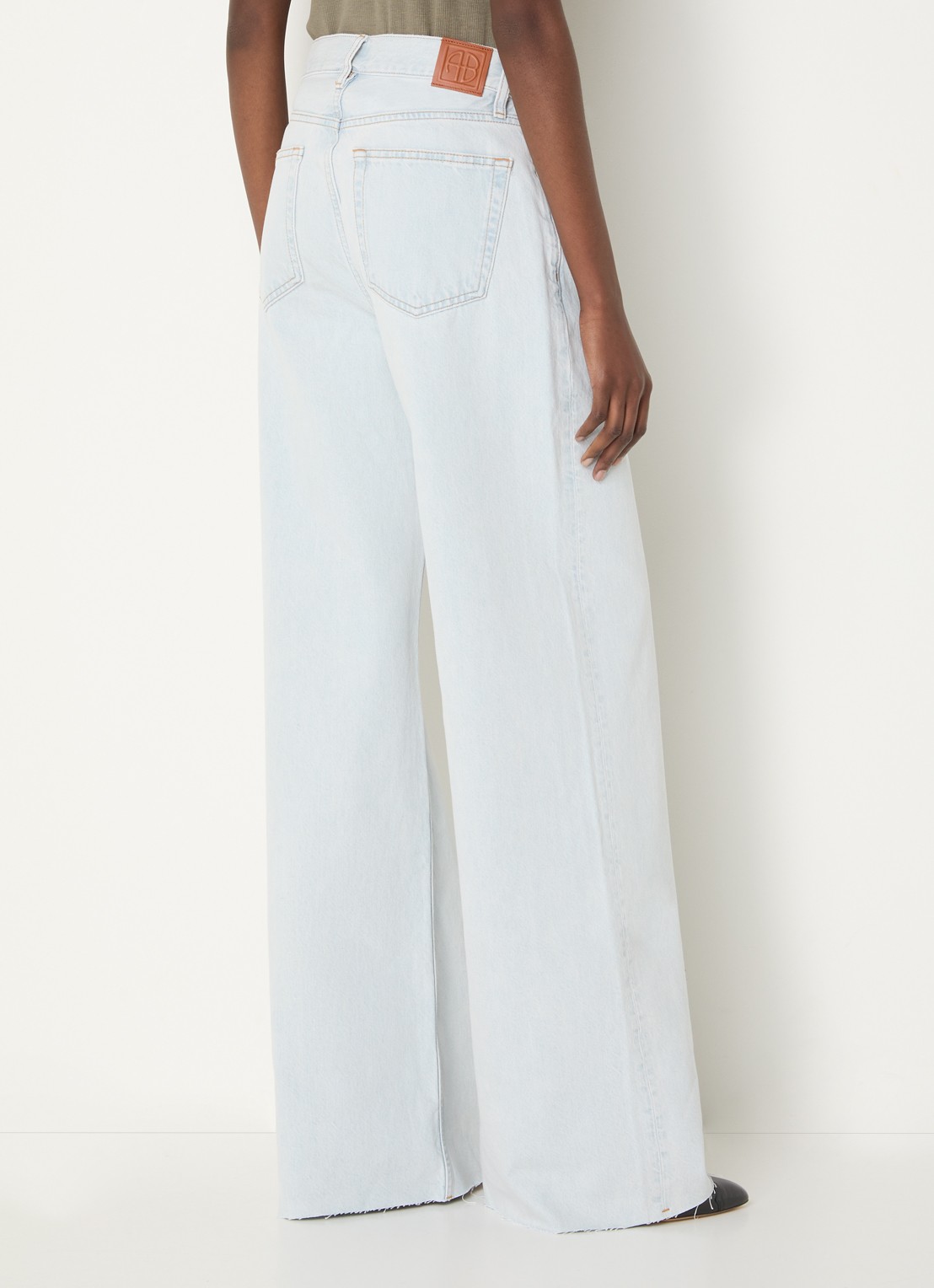 Anine Bing Lewis high waist wide leg jeans met lichte wassing - achterkant 4 indigo
