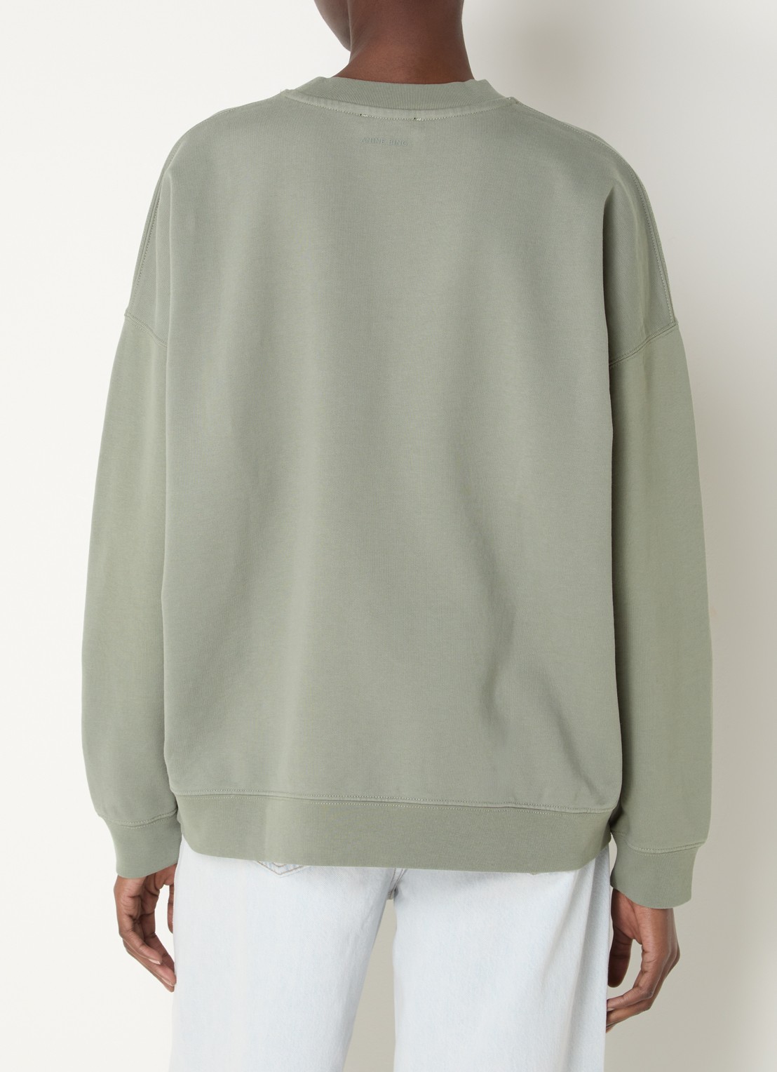 Anine Bing Miles oversized sweater met logoborduring - achterkant 2 olijfgroen