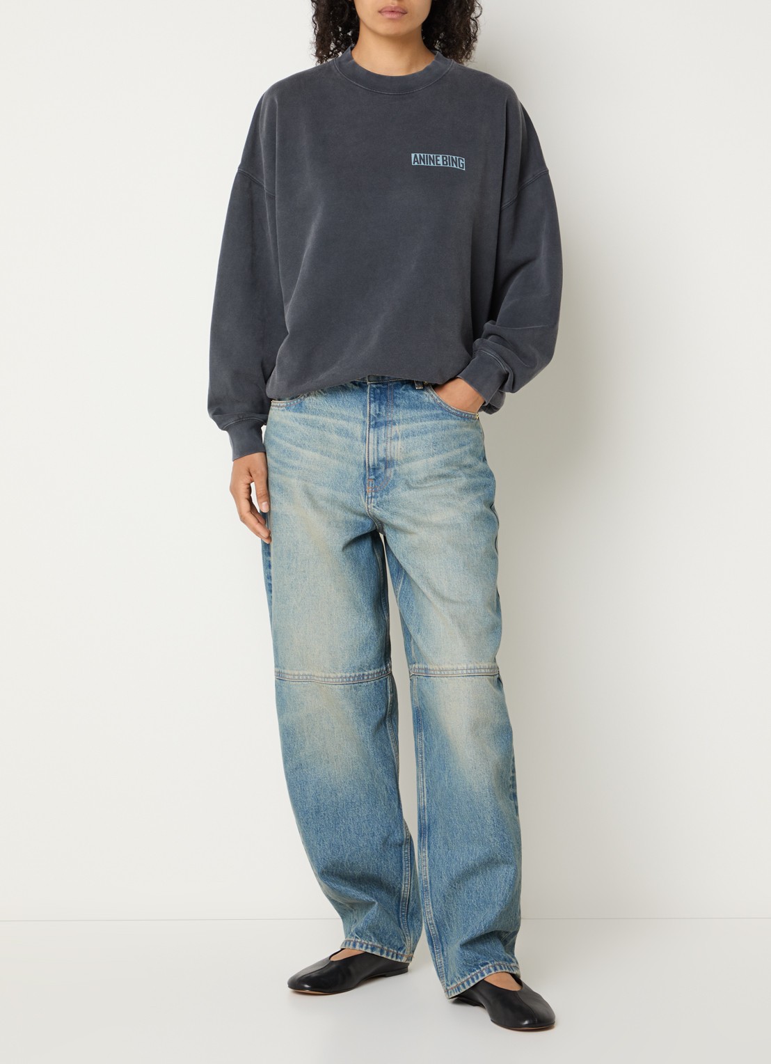 Anine Bing Miles sweater met front- en backprint - voorkant 2 zwart