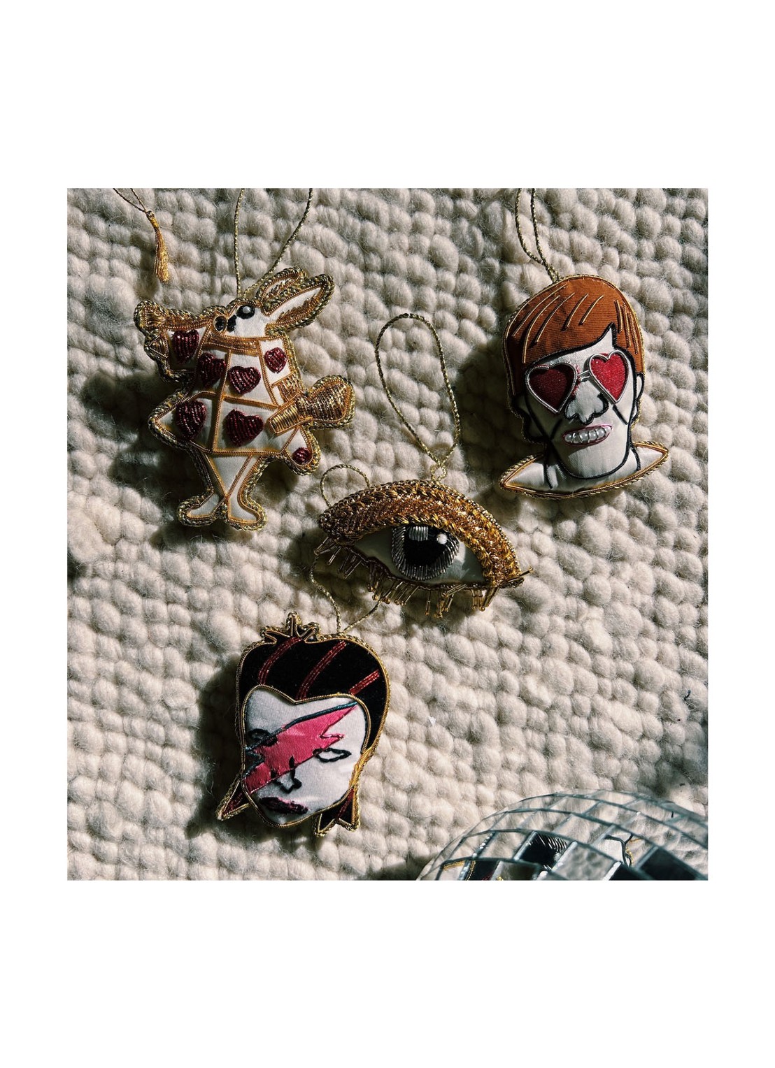 Anna + Nina Oog kersthanger 6 cm - voorkant 2 goud
