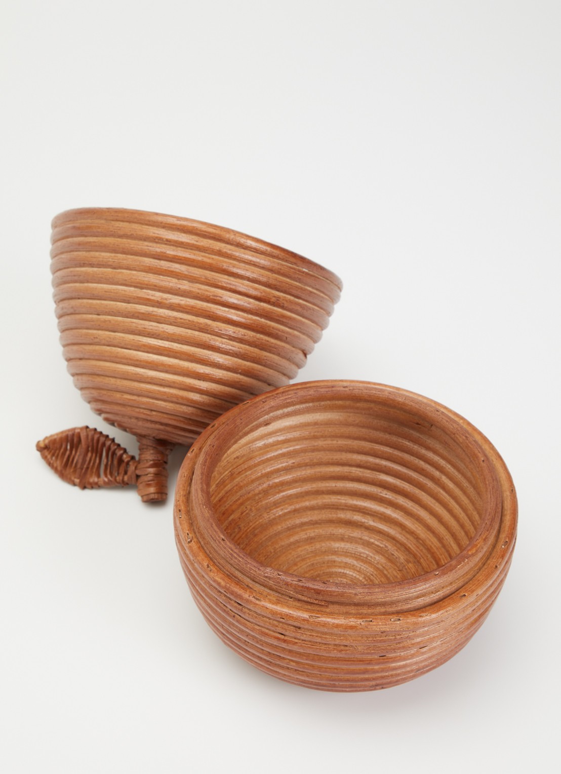 Anna + Nina Pear rattan opbergdoos 28 cm  - voorkant 2 bruin