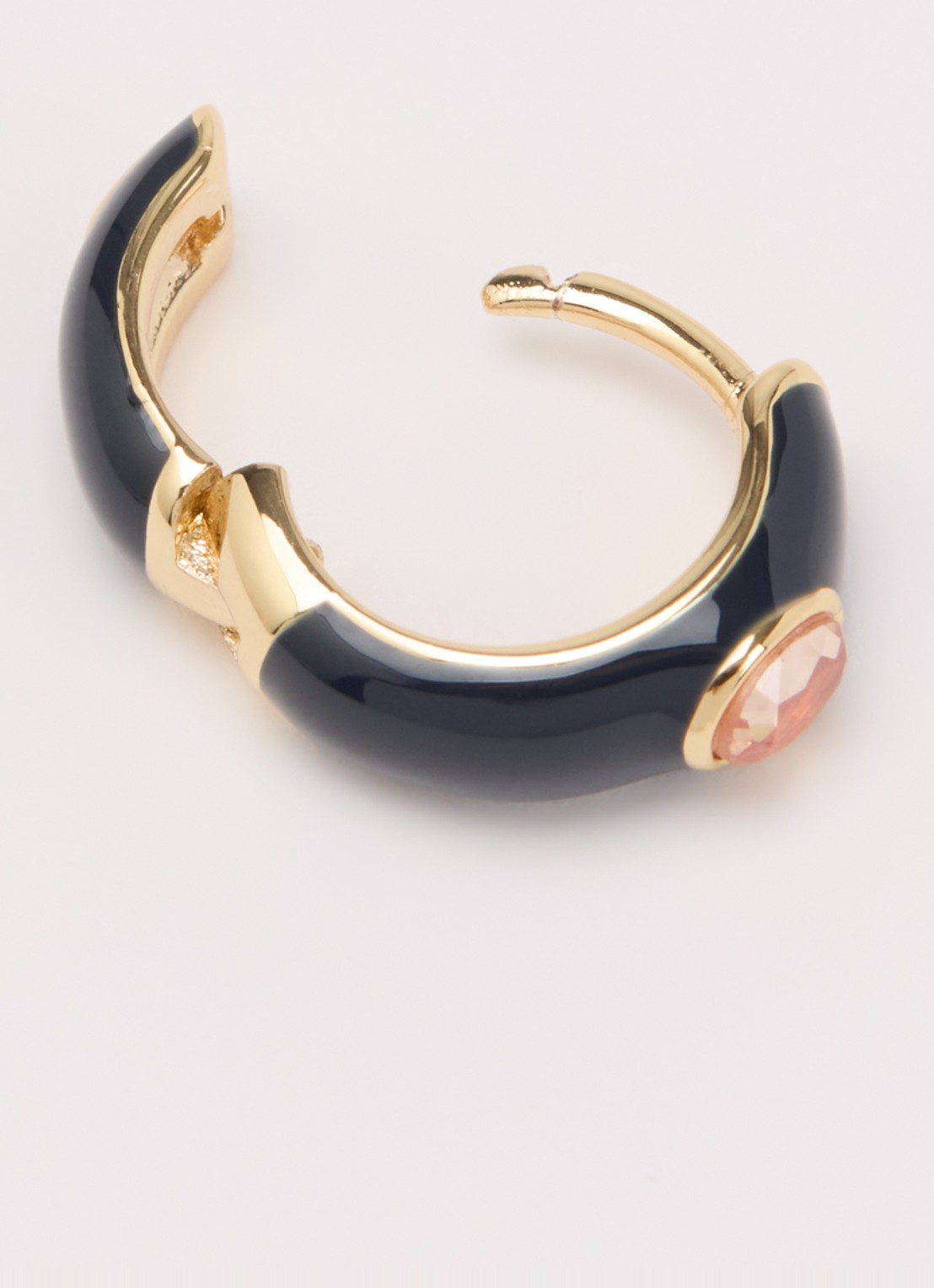 Anna + Nina Percy Huggie oorring met zirkonia verguld - detail 2 goud