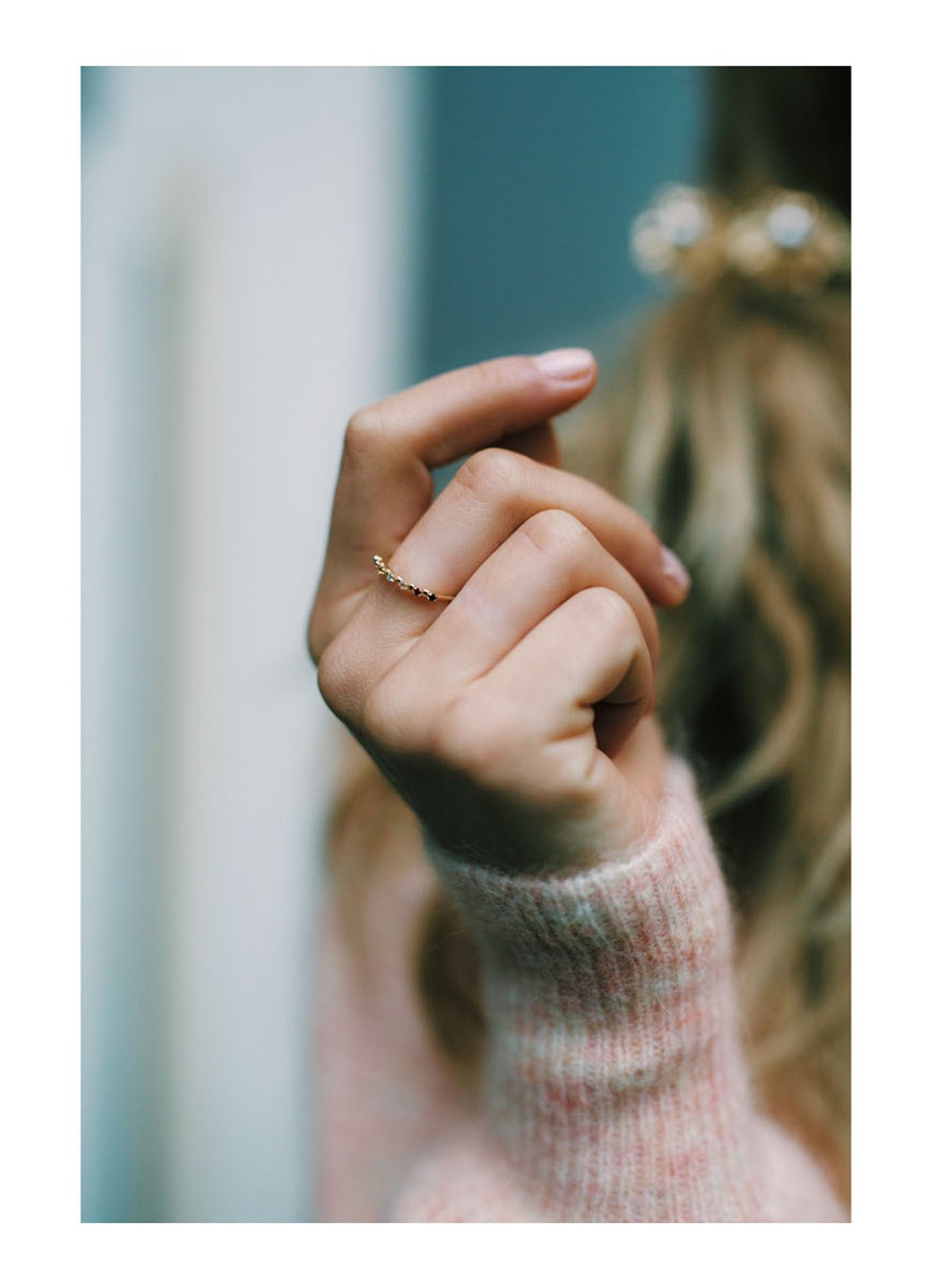 Anna + Nina Rainbow ring van 14 karaat goud  - detail geelgoud