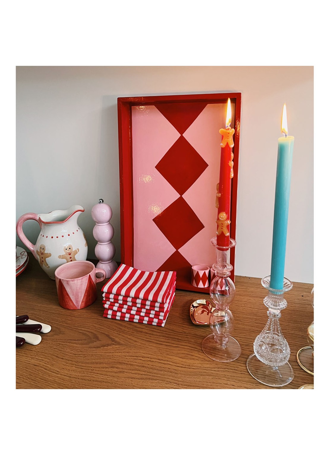 Anna + Nina Sweet Gingerbread kaars set van 2  - achterkant rood