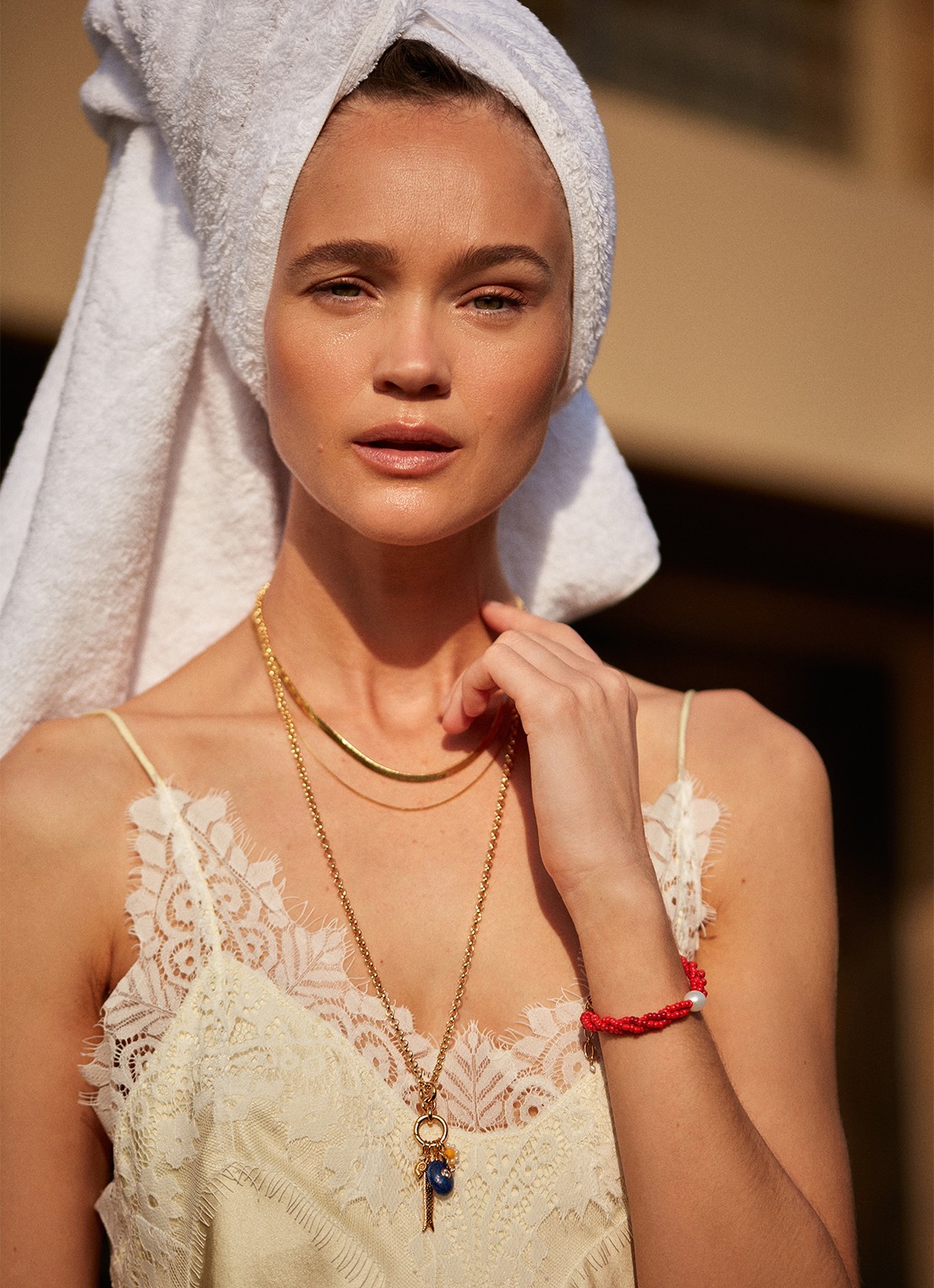 ANNI LU Scarlet Wave armband verguld  - voorkant 4 oranjerood