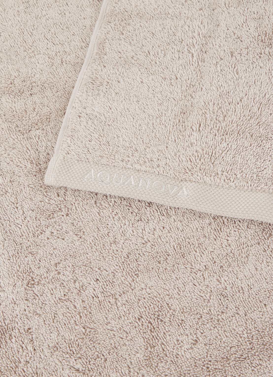 Aquanova London badhanddoek - 600 gr/m2 - 70 x 130 cm - voorkant 2 beige