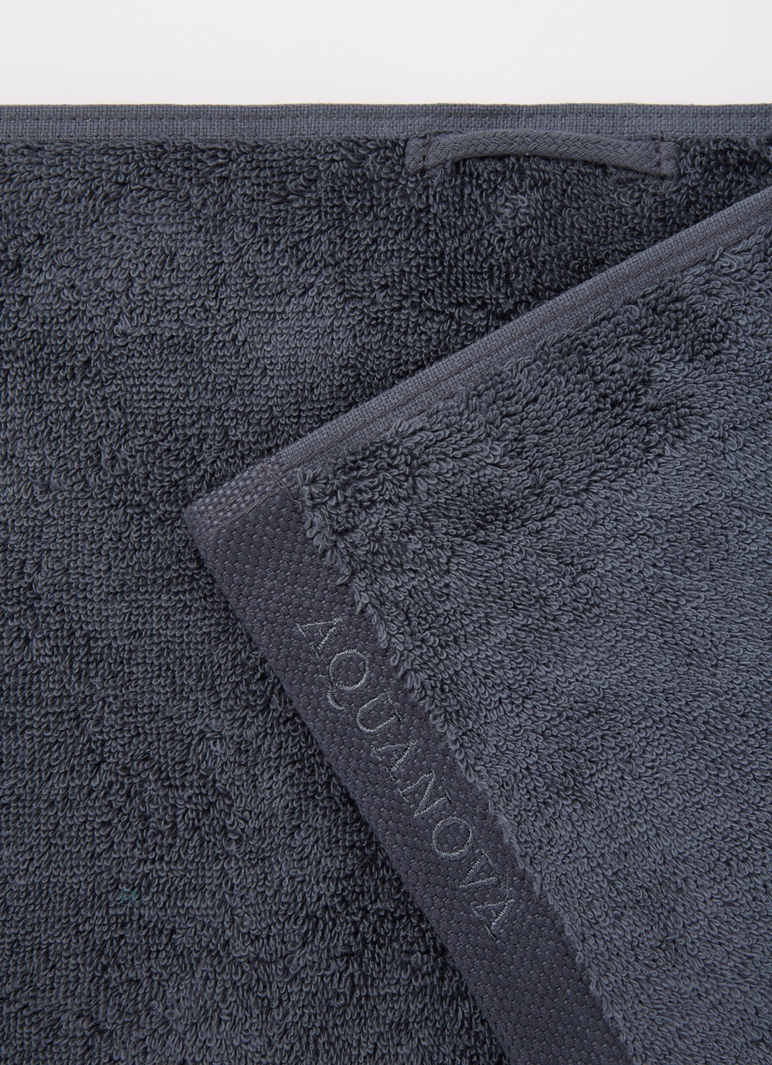 Aquanova London badlaken - 600 gr/m2 - 100 x 150 cm - detail donkergrijs