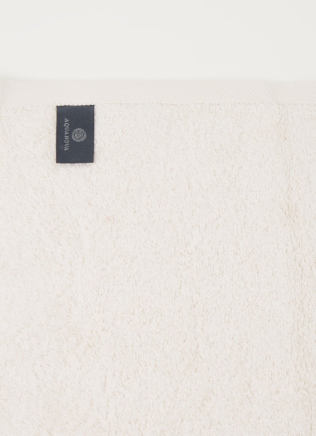 Aquanova London badserie - 600 gr/m² - detail 3 gebroken wit
