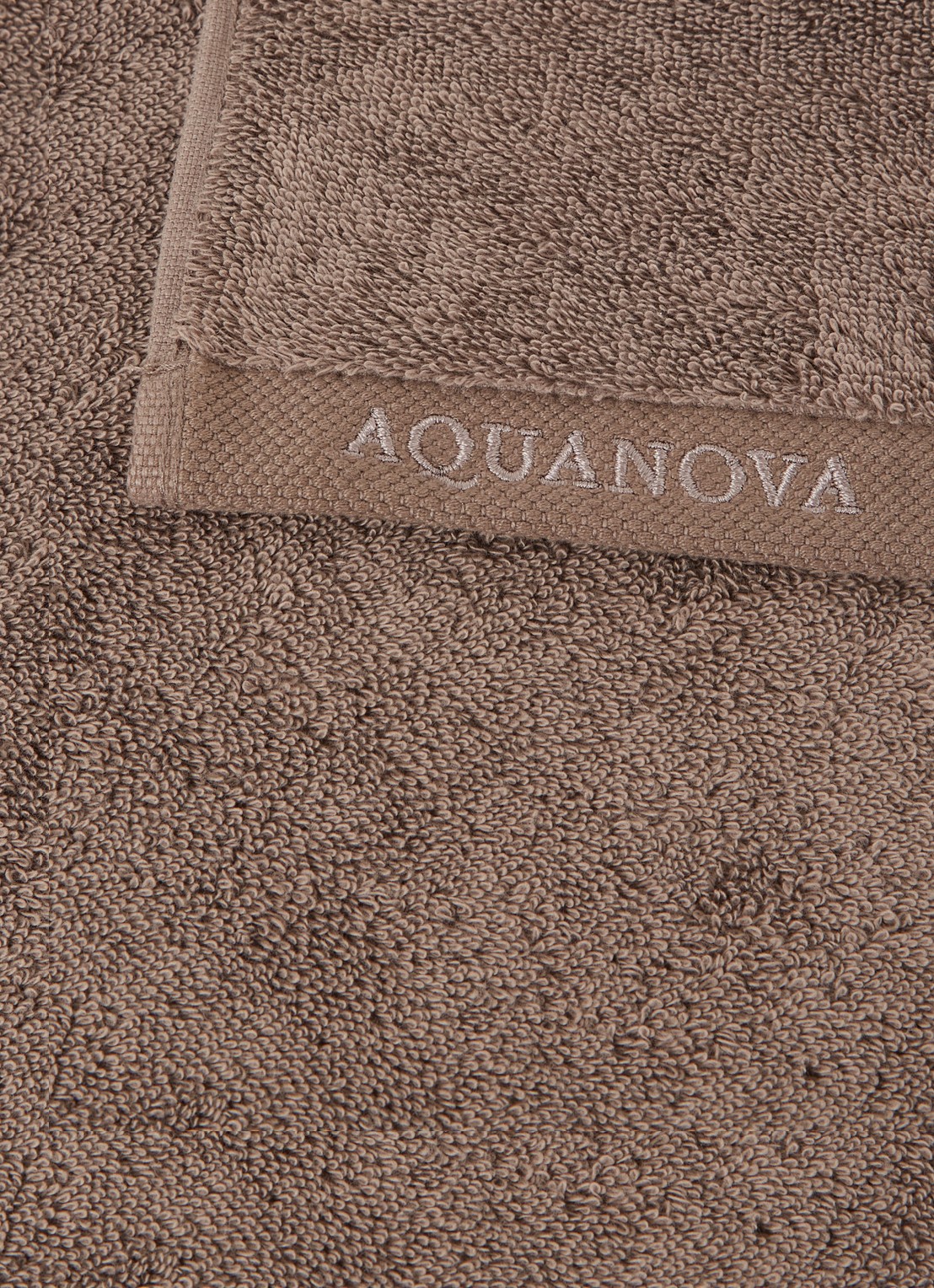 Aquanova London gastendoek - 600 gr/m2 - 30 x 50 cm - voorkant 2 donkerbruin